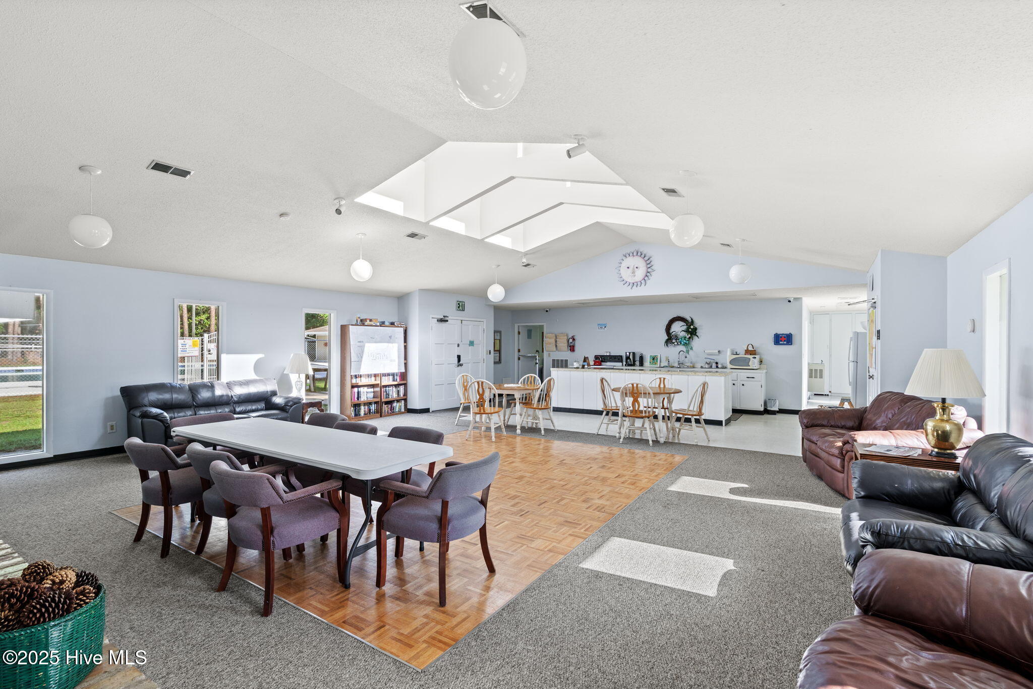 100535002 | Photo 42