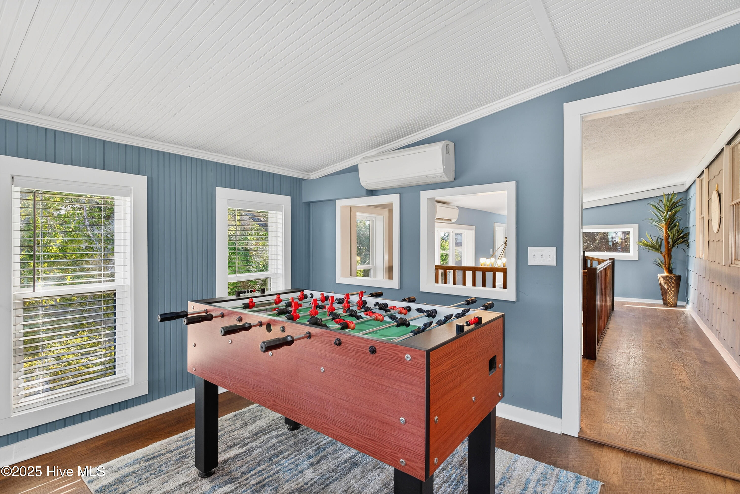 100537887 | Photo 44