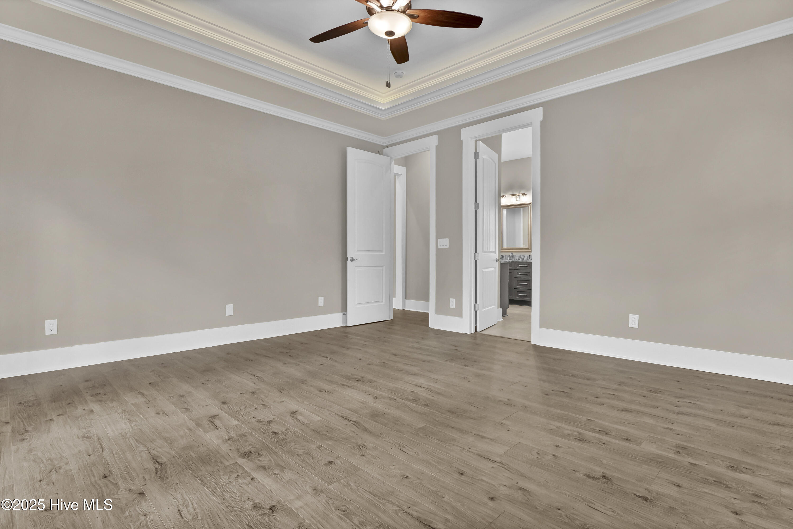 100531256 | Photo 13