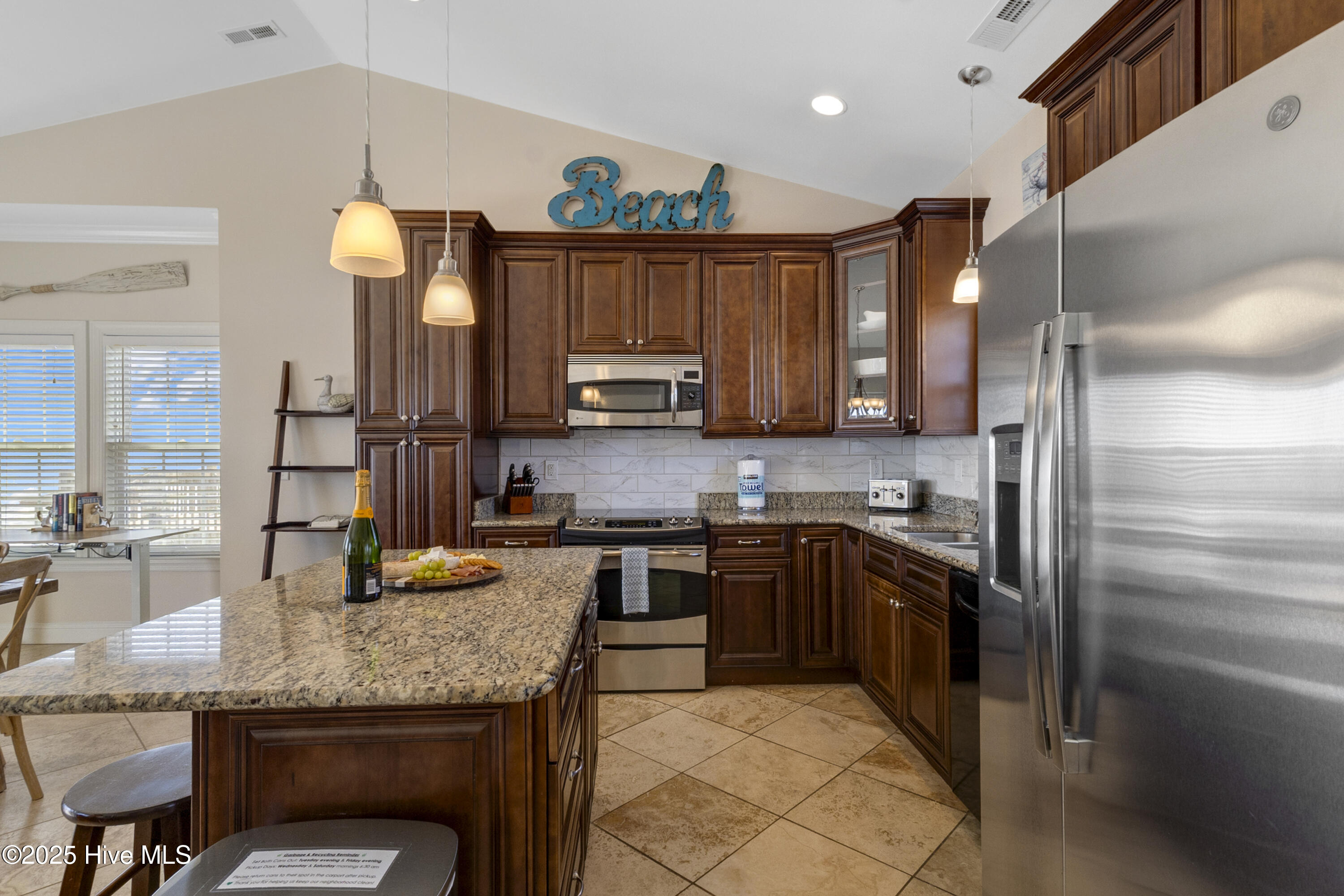 100557333 | Photo 15