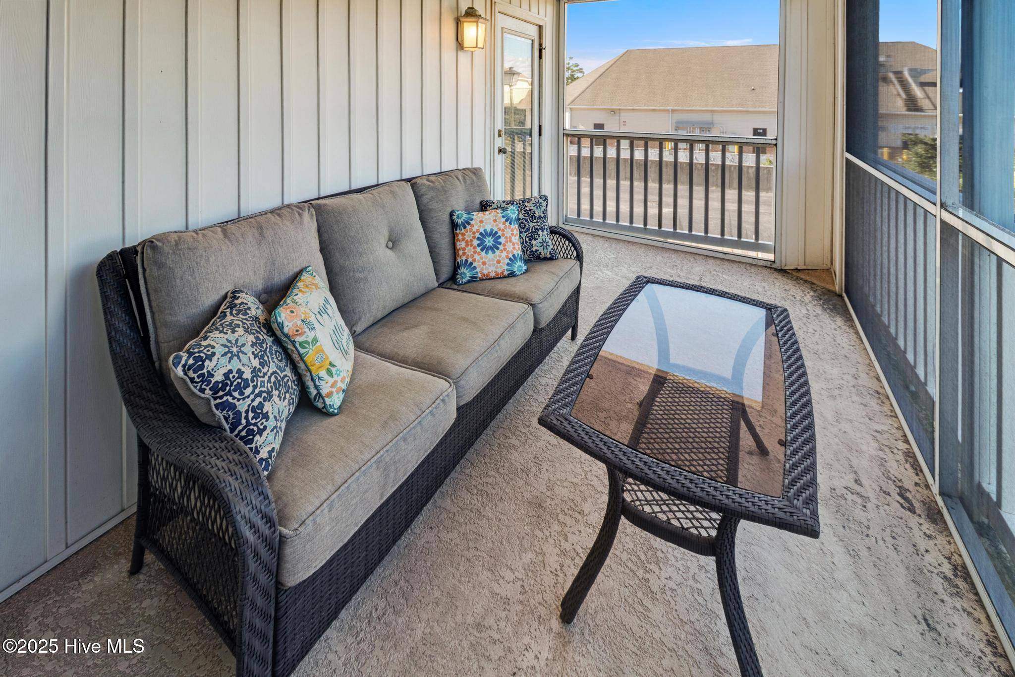 100534929 | Photo 43