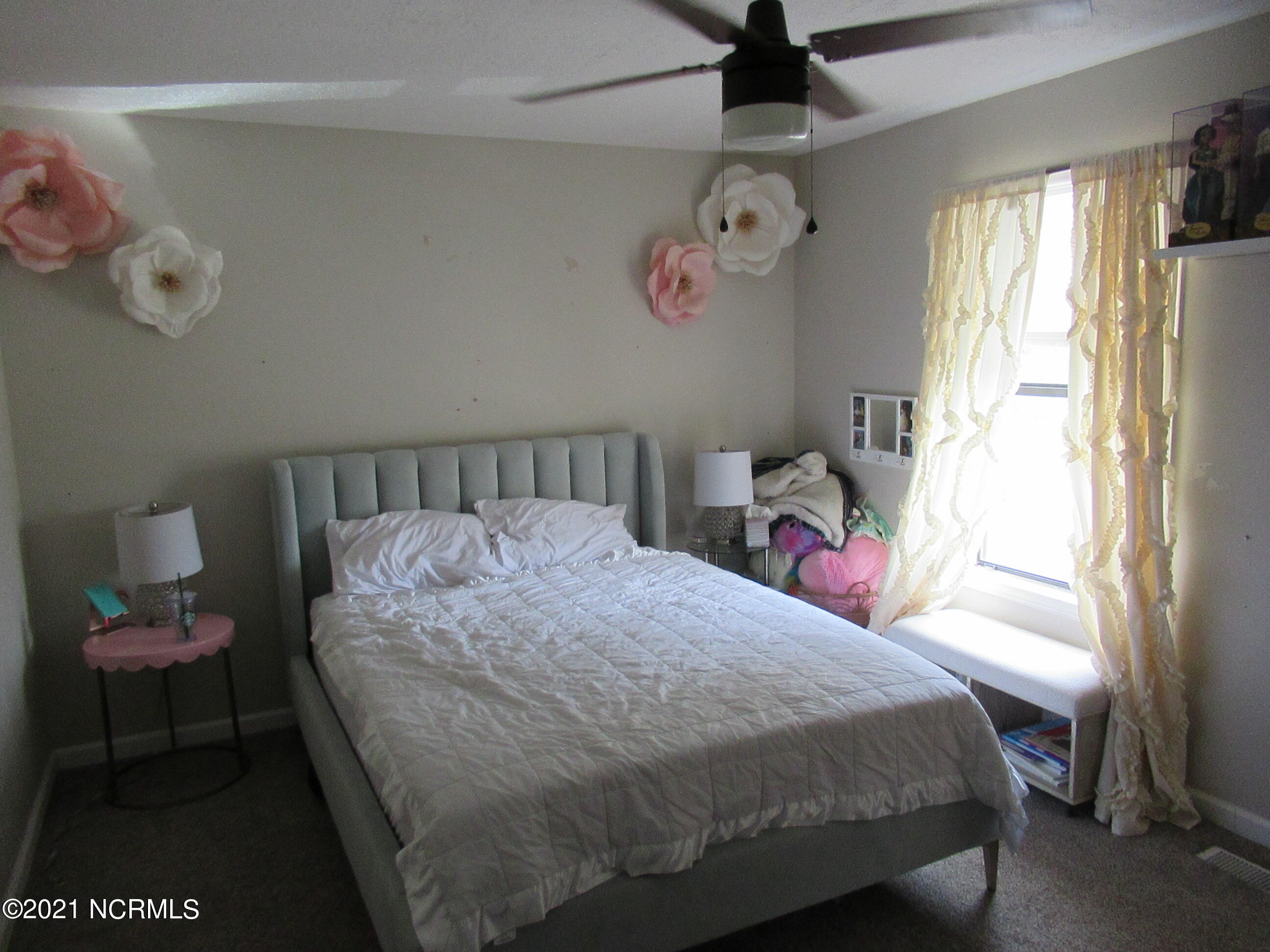 100550286 | Photo 11