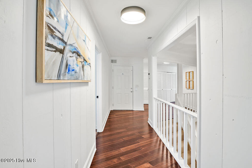 100508979 | Photo 54