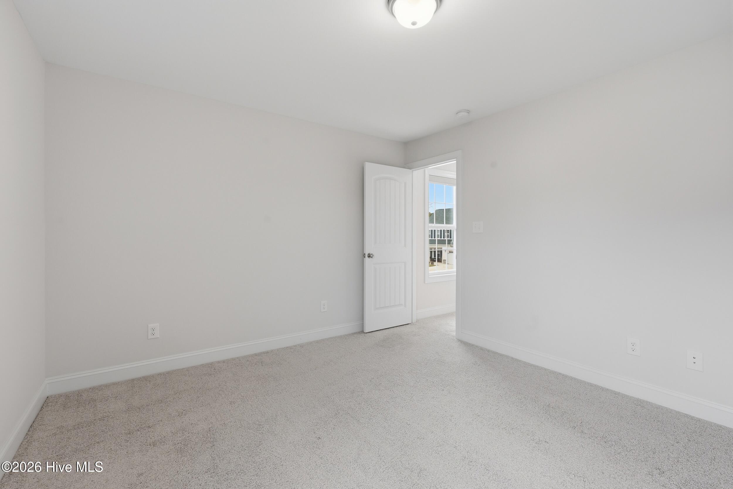 100559479 | Photo 33