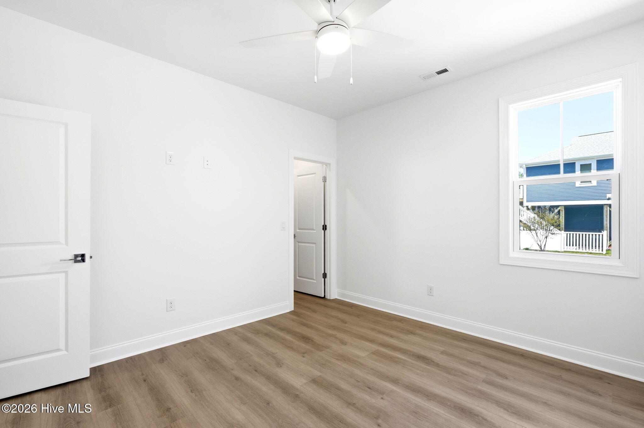 100565030 | Photo 35