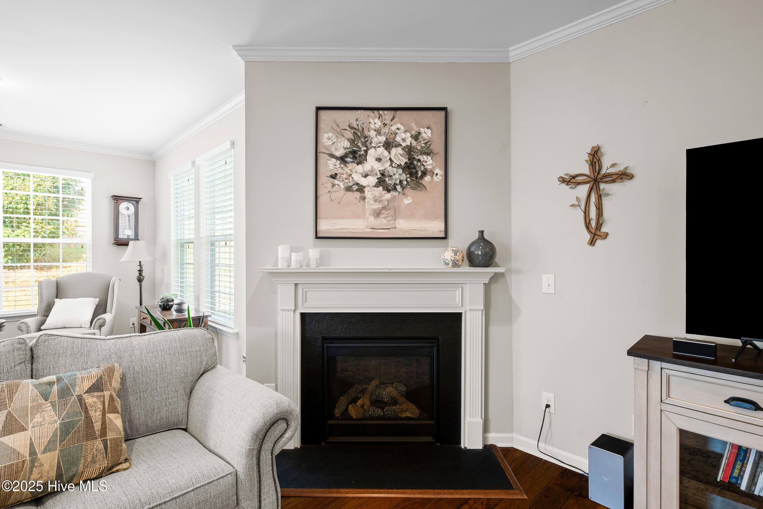 1101 redwood valley ln, Fireplace