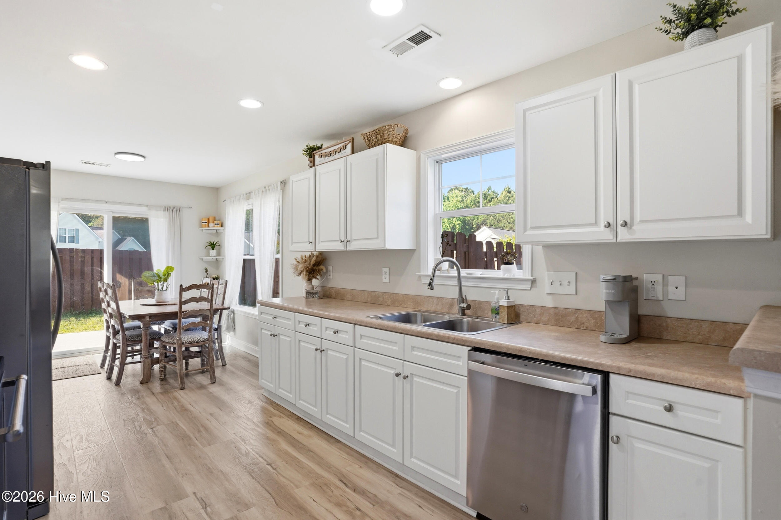 100567490 | Photo 10