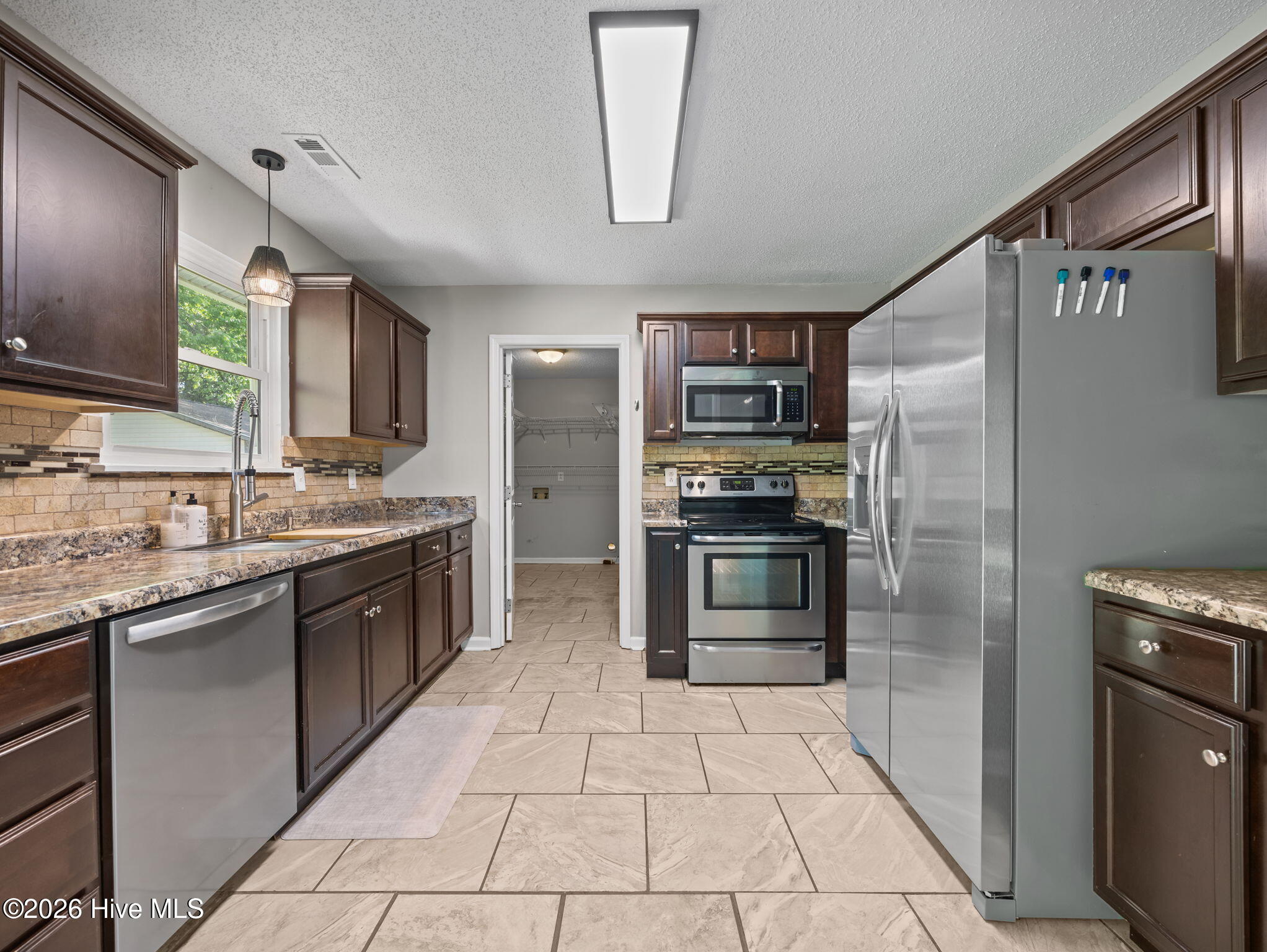 100569012 | Photo 10