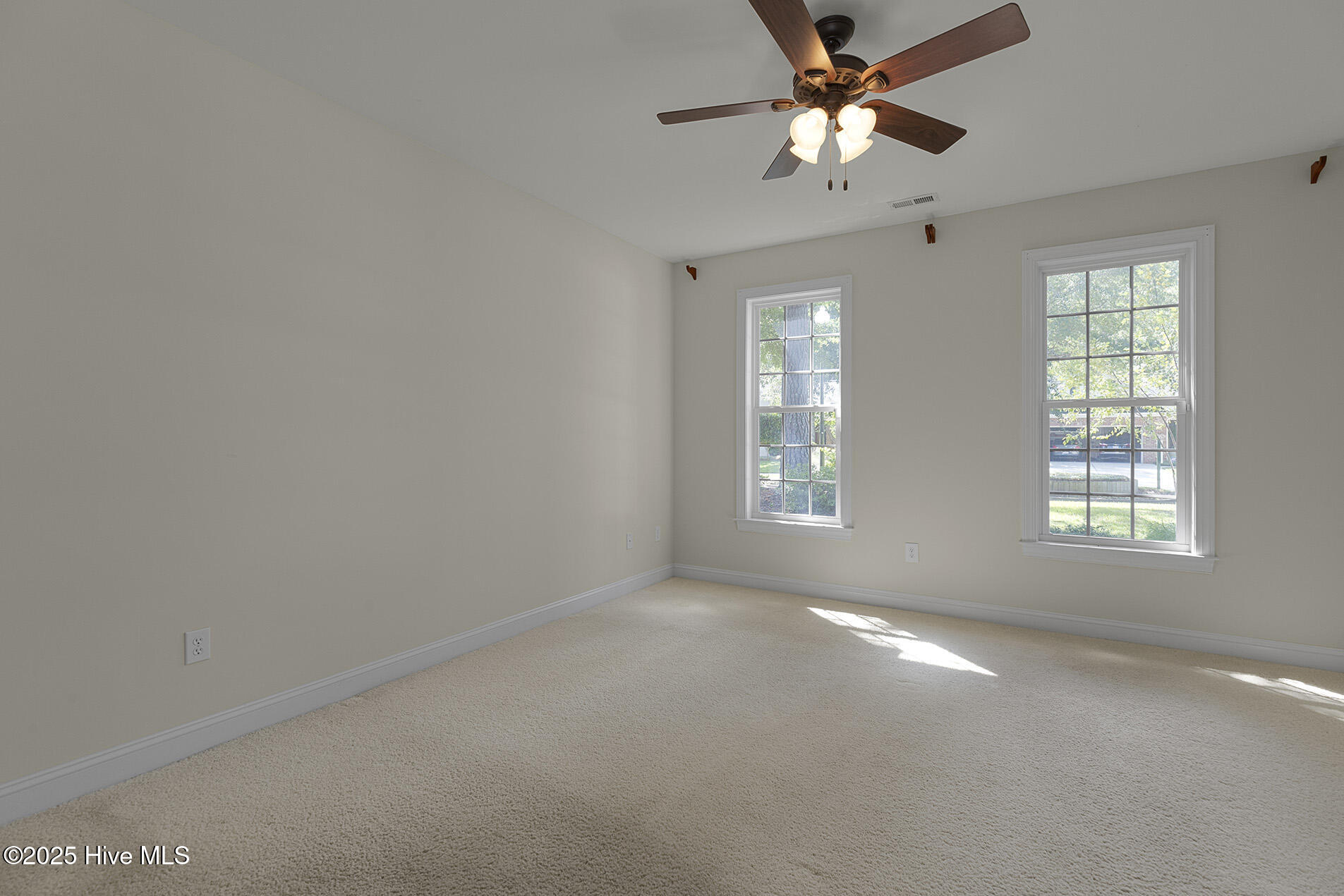 100525517 | Photo 33