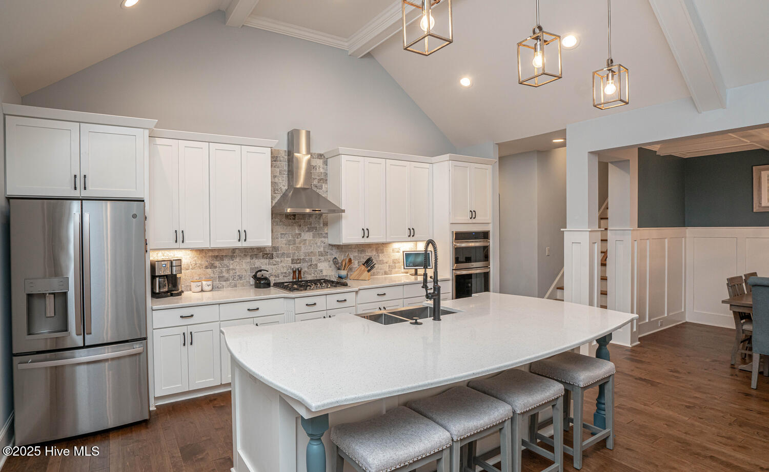 100558918 | Photo 13