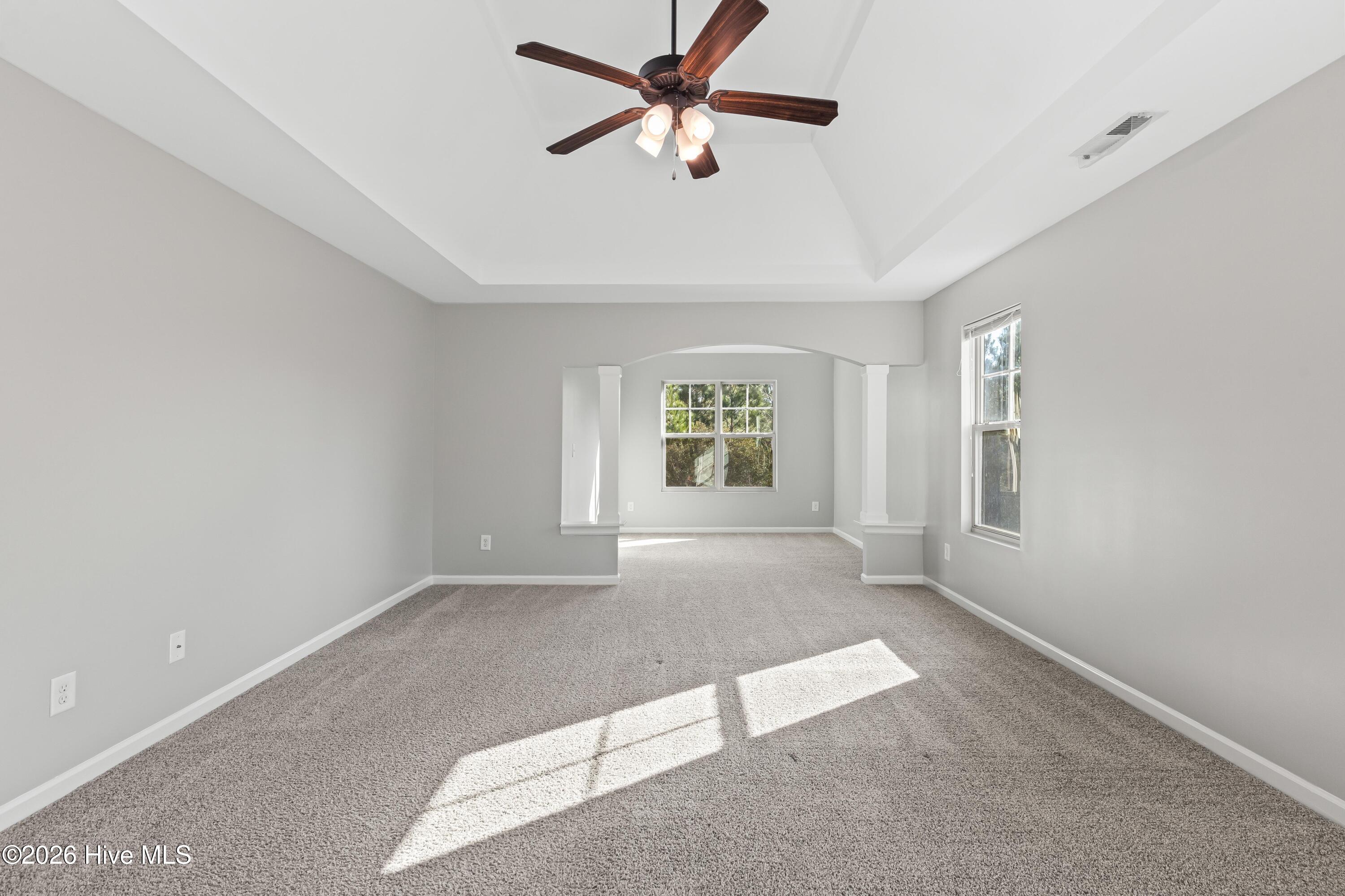 100559199 | Photo 33