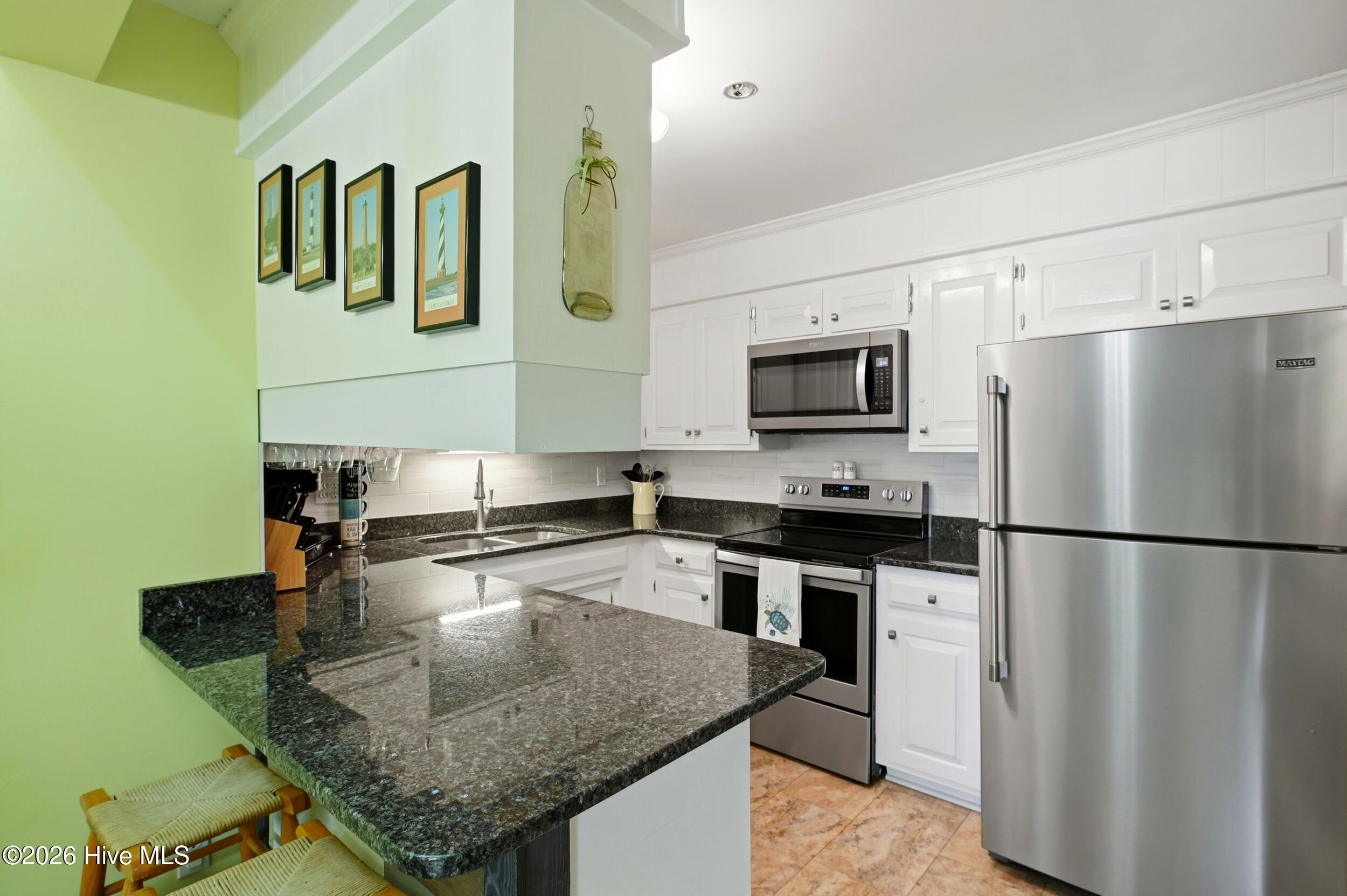 100563285 | Photo 32