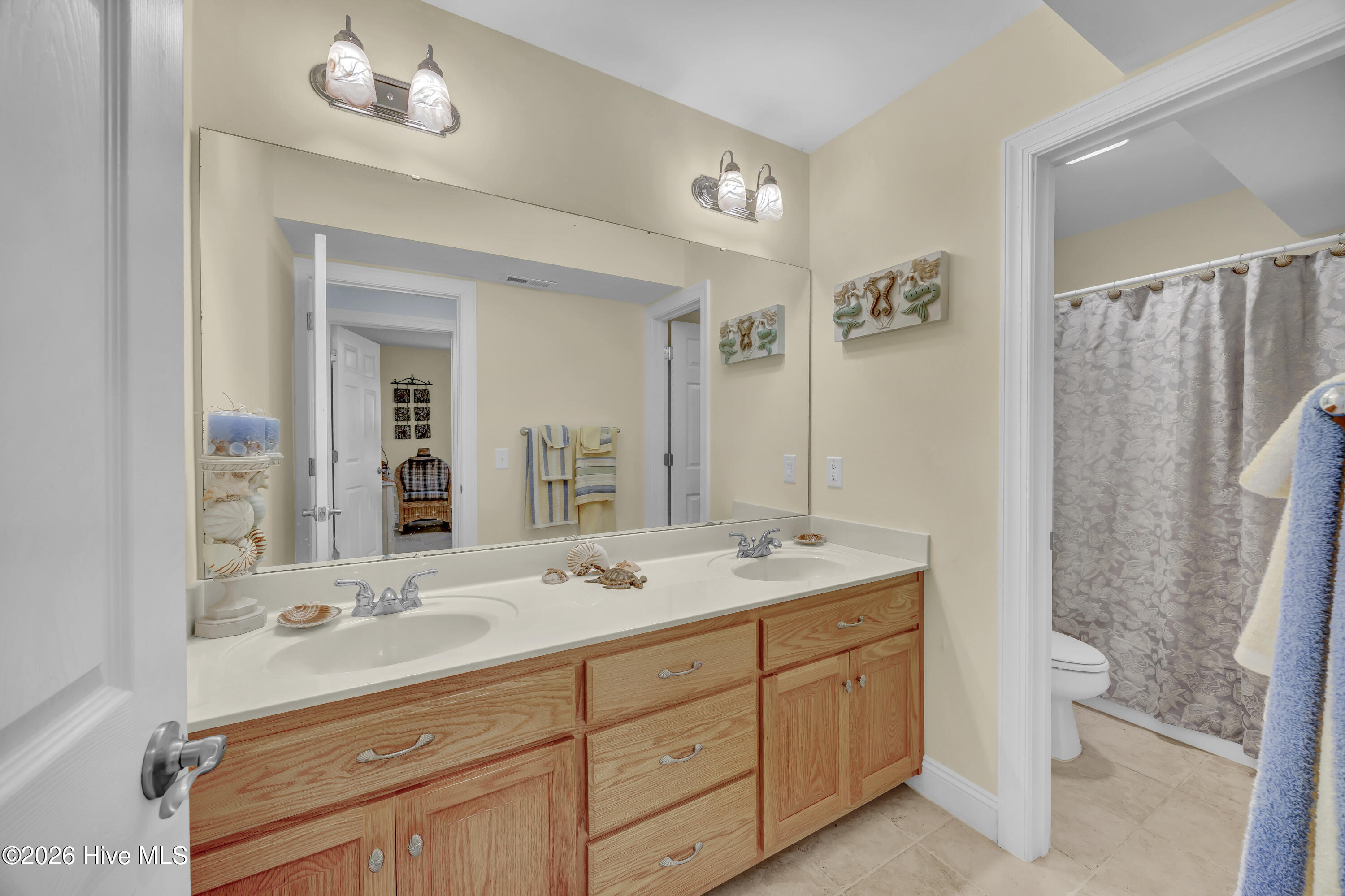 100560542 | Photo 27