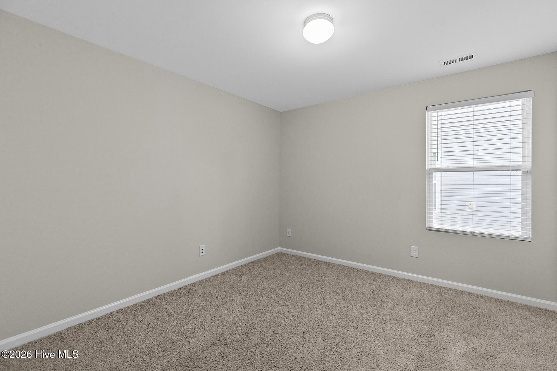 100547930 | Photo 27