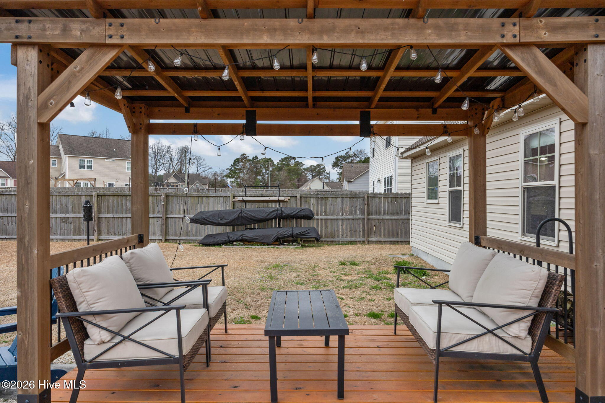 100557162 | Photo 46