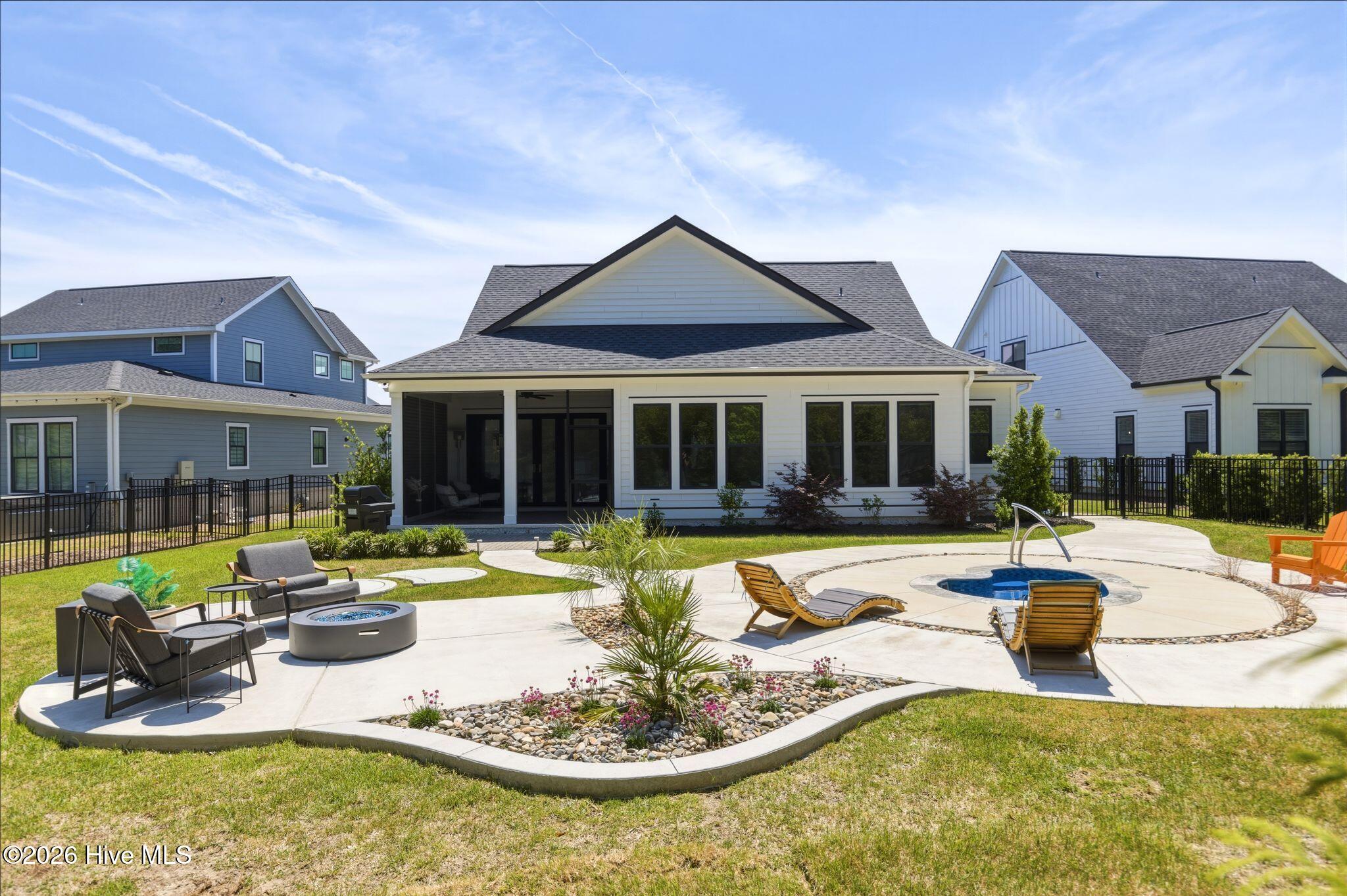 100569019 | Photo 56