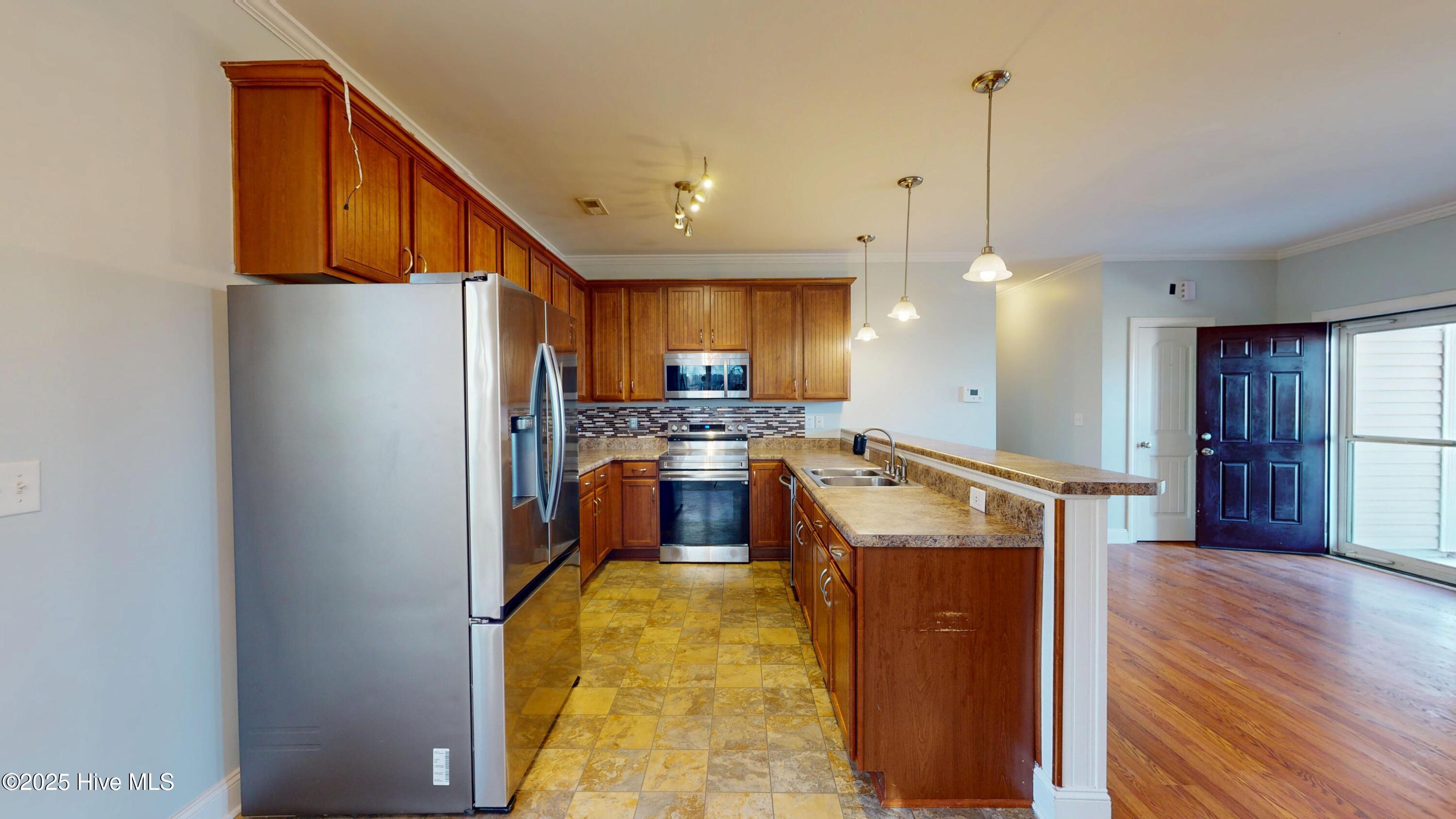 119 Boysenberry Fields Road, Maple Hill, NC 28454 – photo 7: 119-Boysenberry-11142025_173057