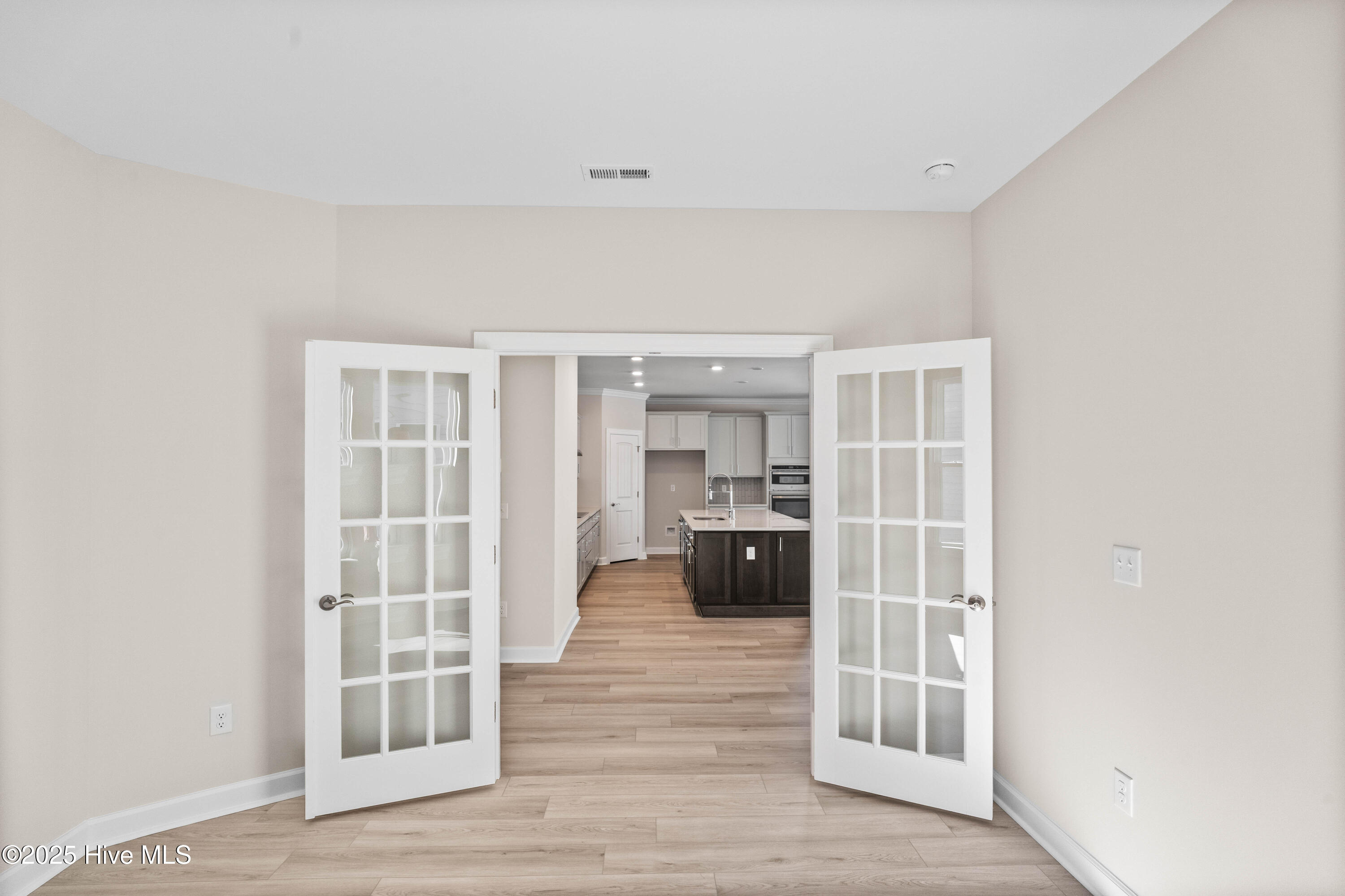 100499667 | Photo 13