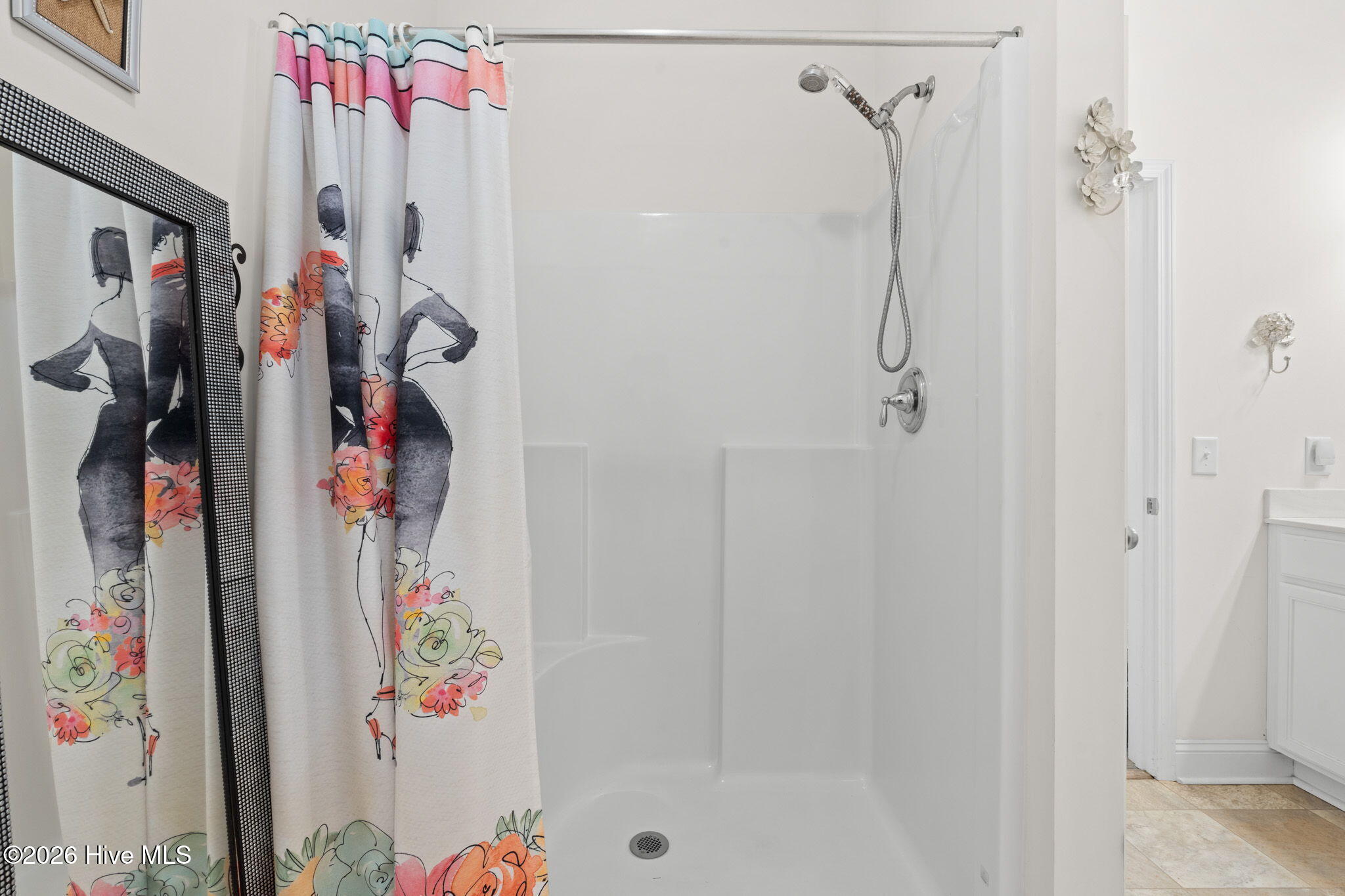 100564340 | Photo 26