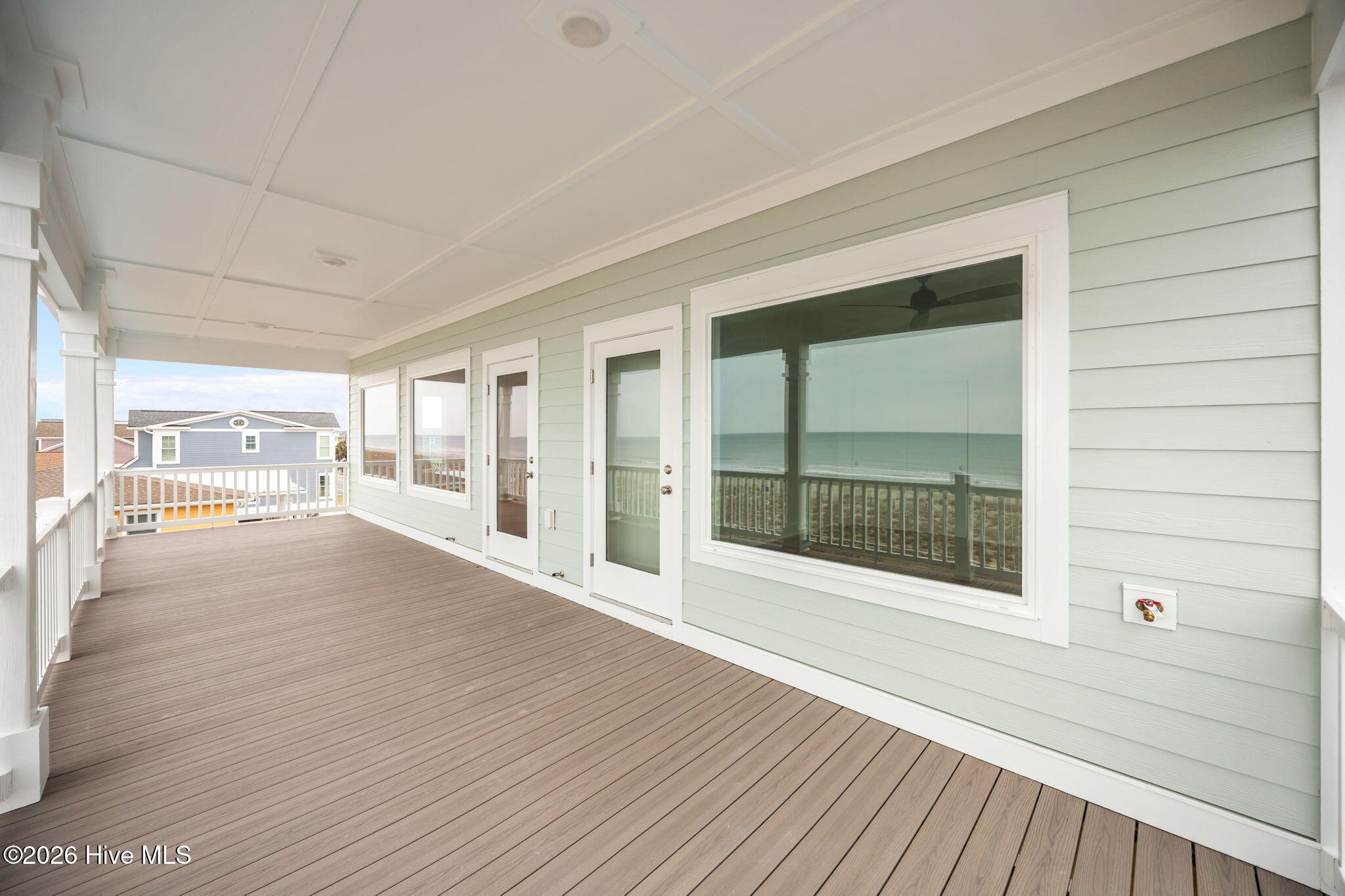 100552819 | Photo 44