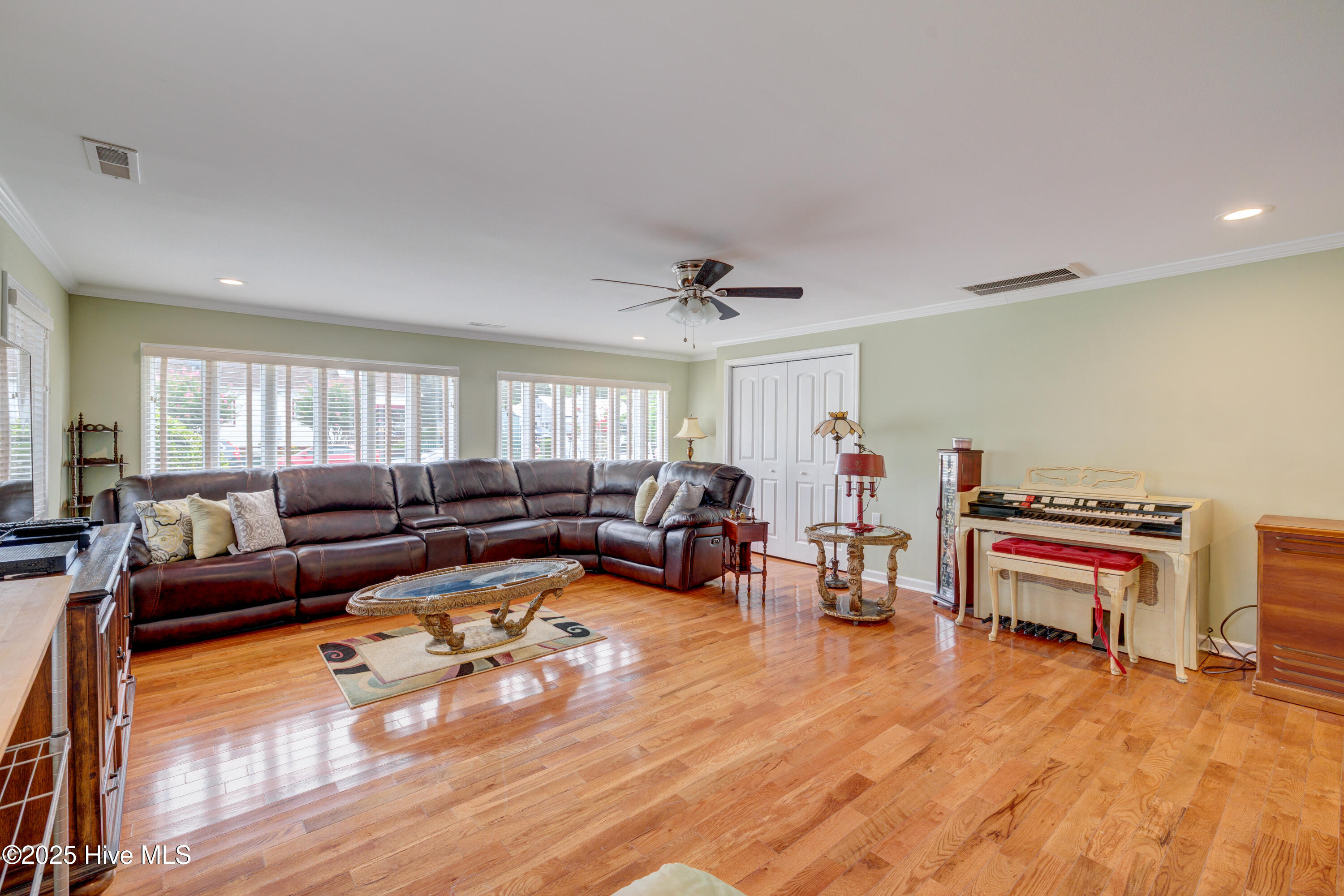 100523931 | Photo 22