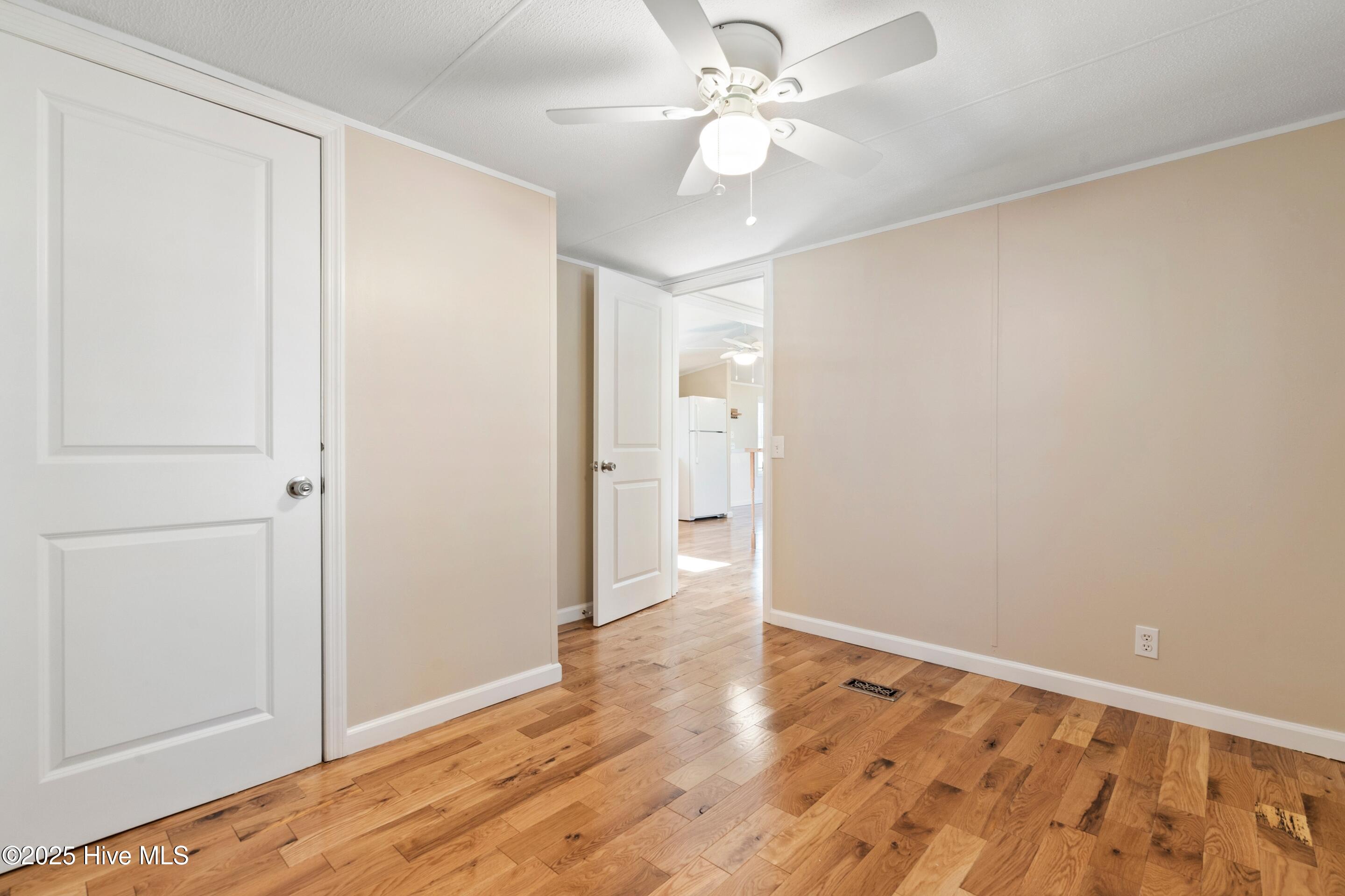 100546420 | Photo 36