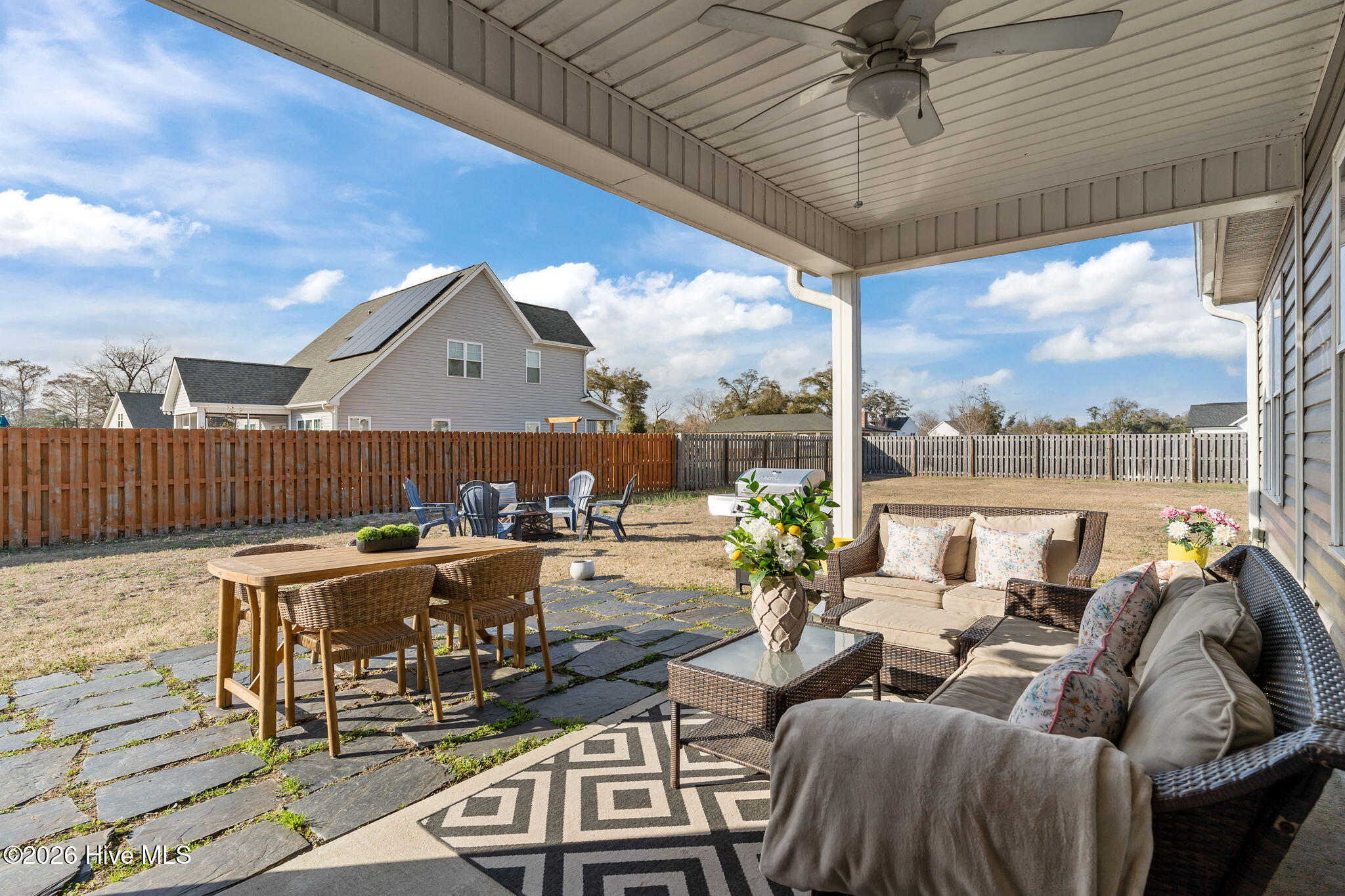 100558156 | Photo 45