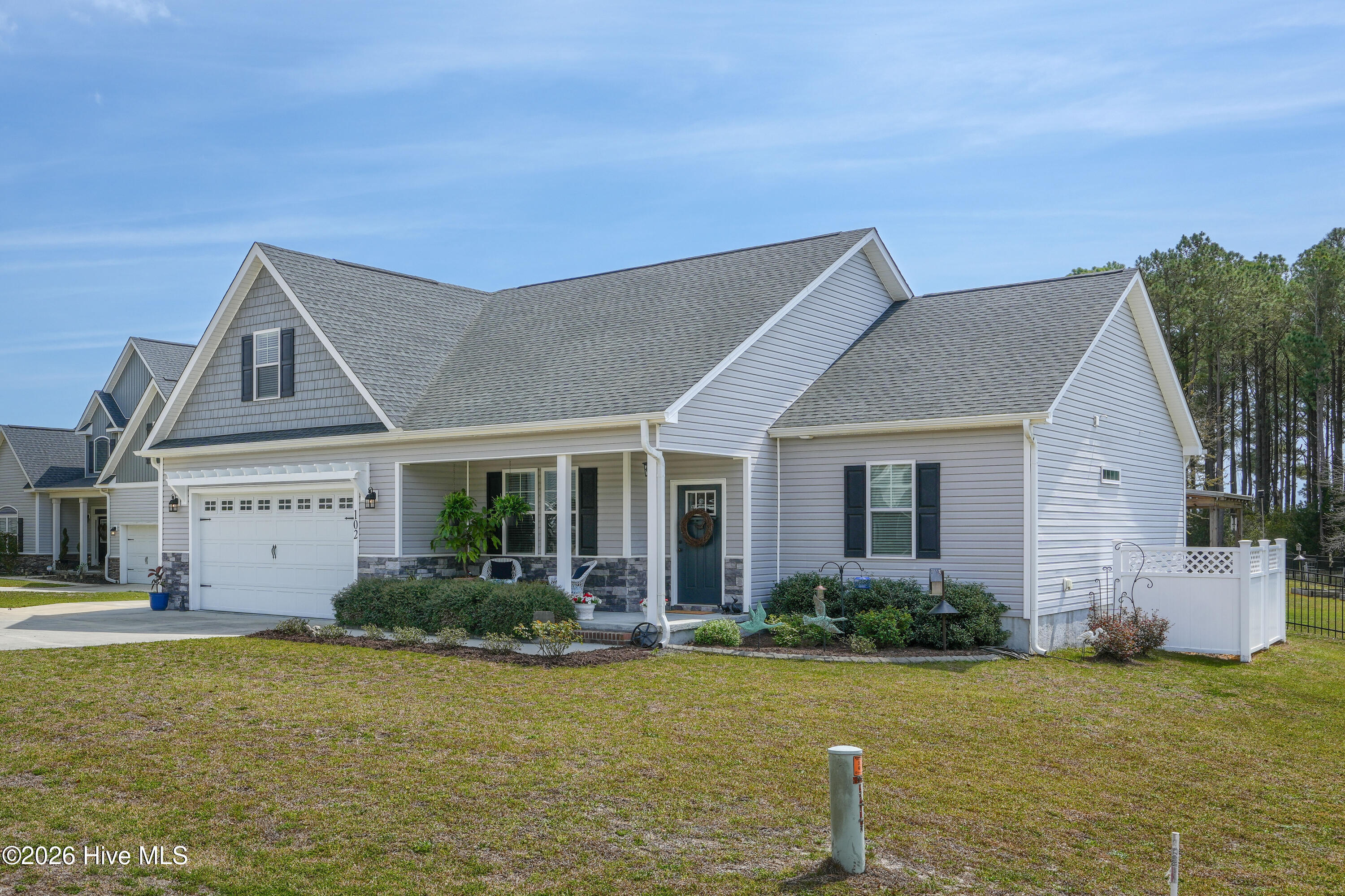 100563582 | Photo 57