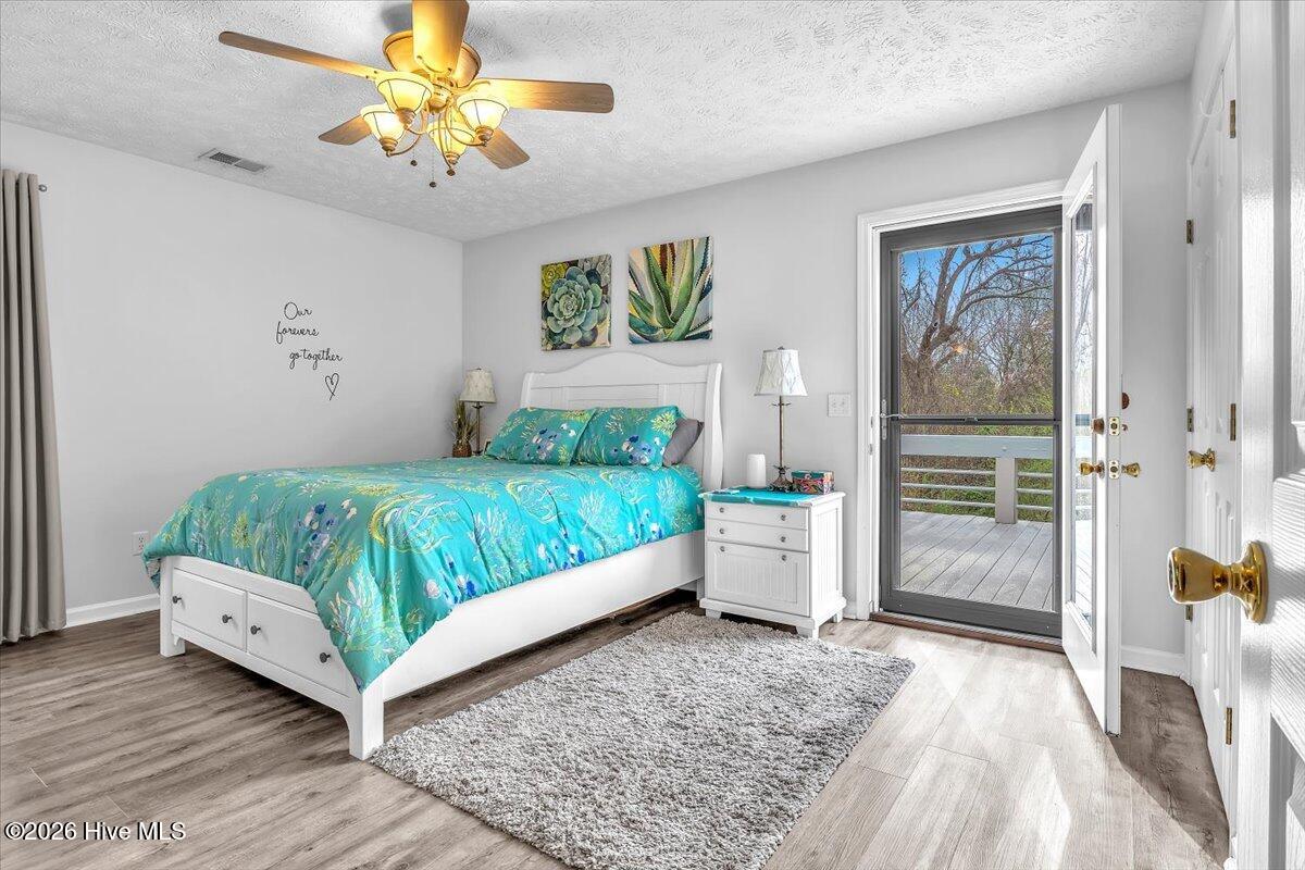 100550446 | Photo 16