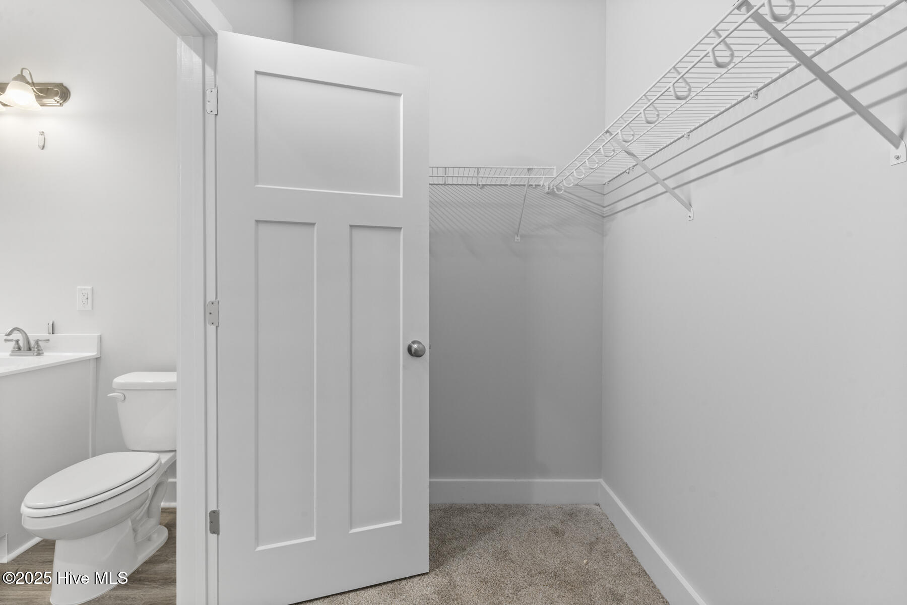 100540175 | Photo 24