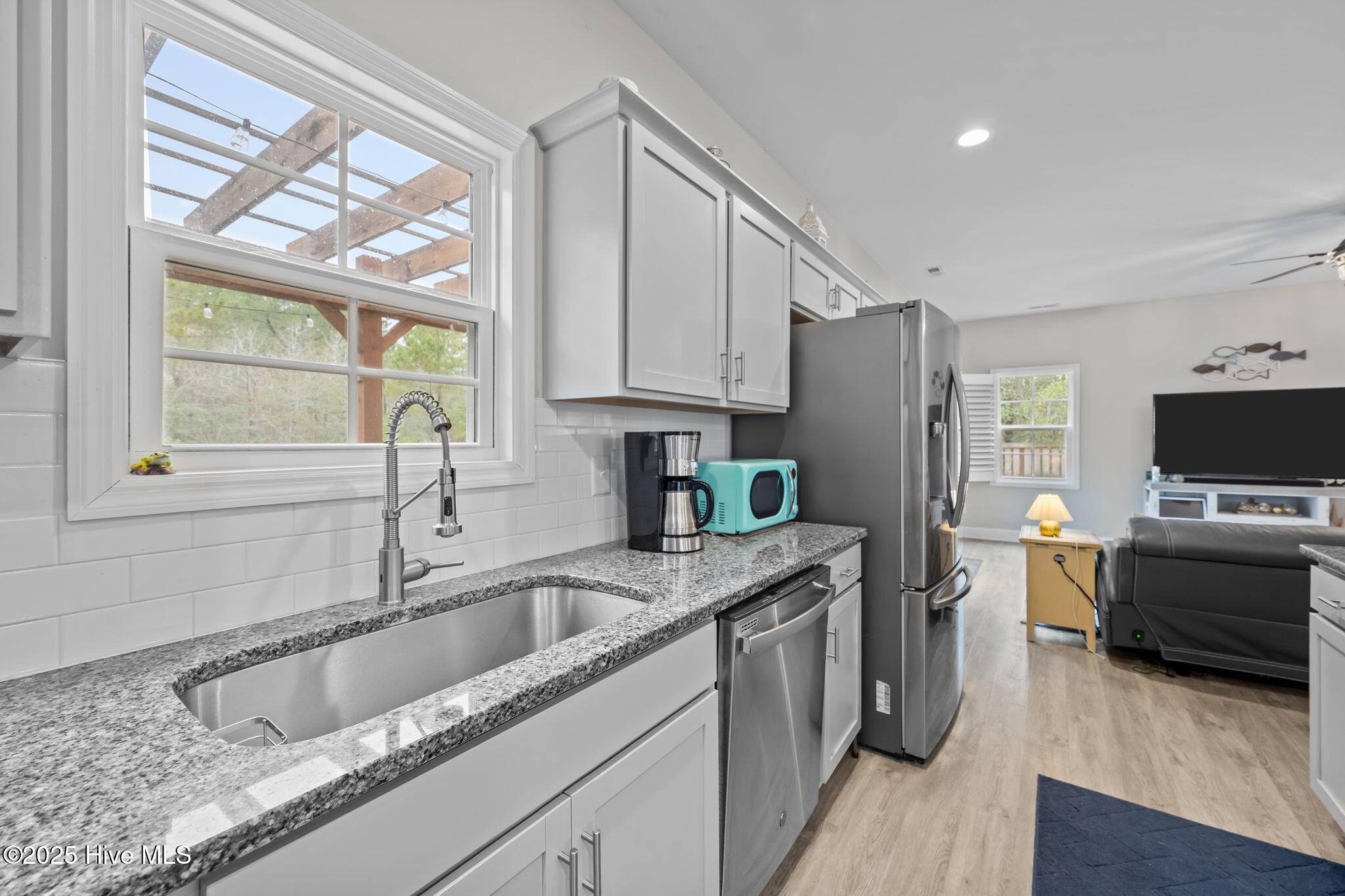 100544469 | Photo 11