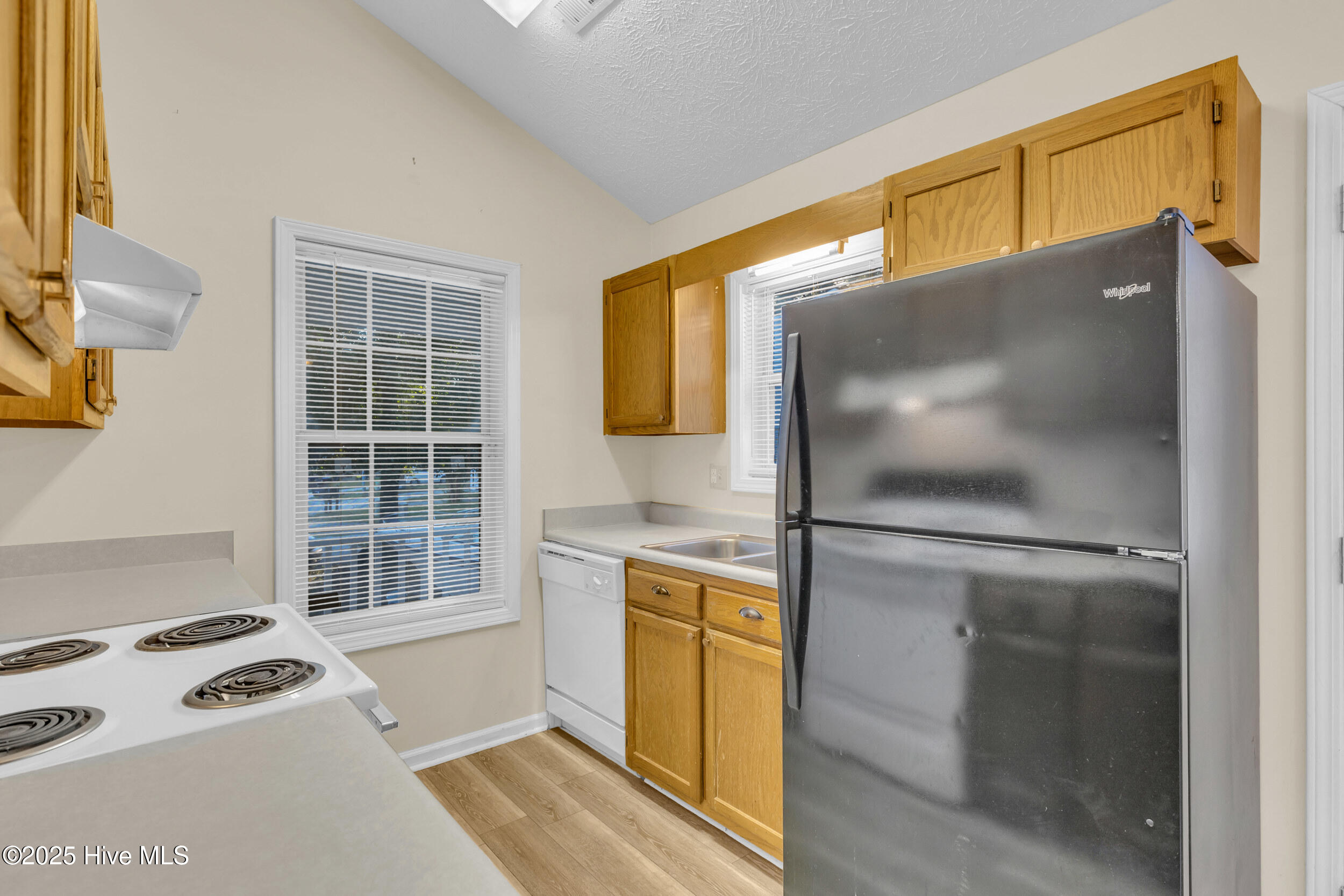 100540168 | Photo 15