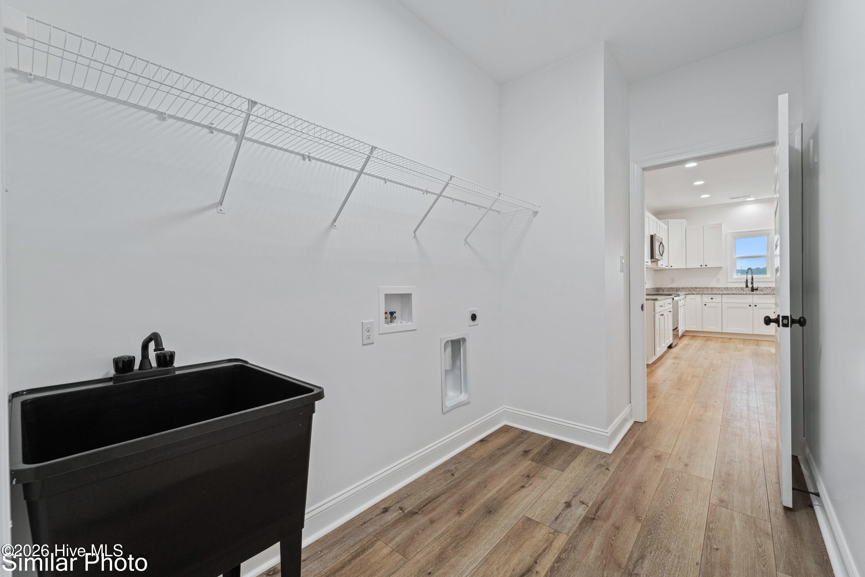 100554936 | Photo 45