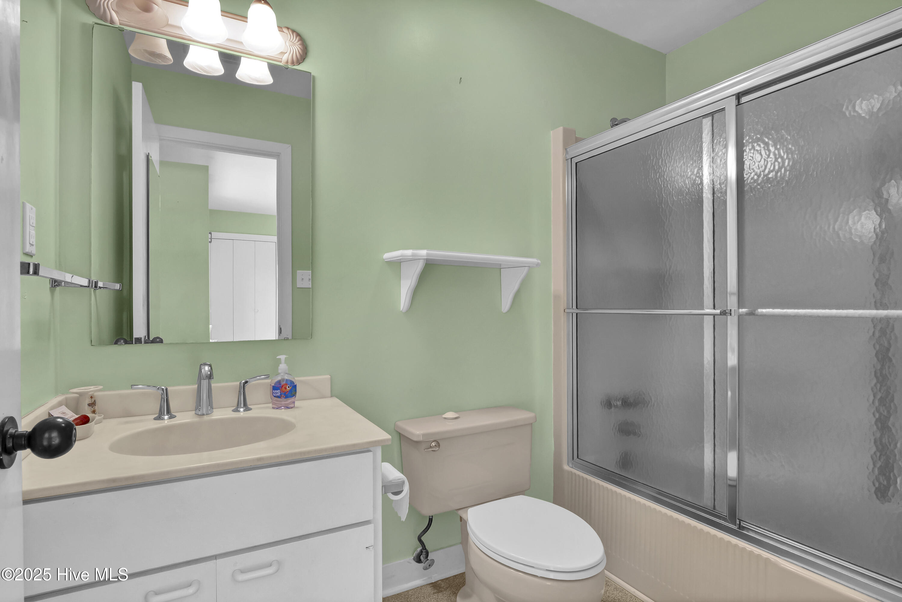 100527389 | Photo 38