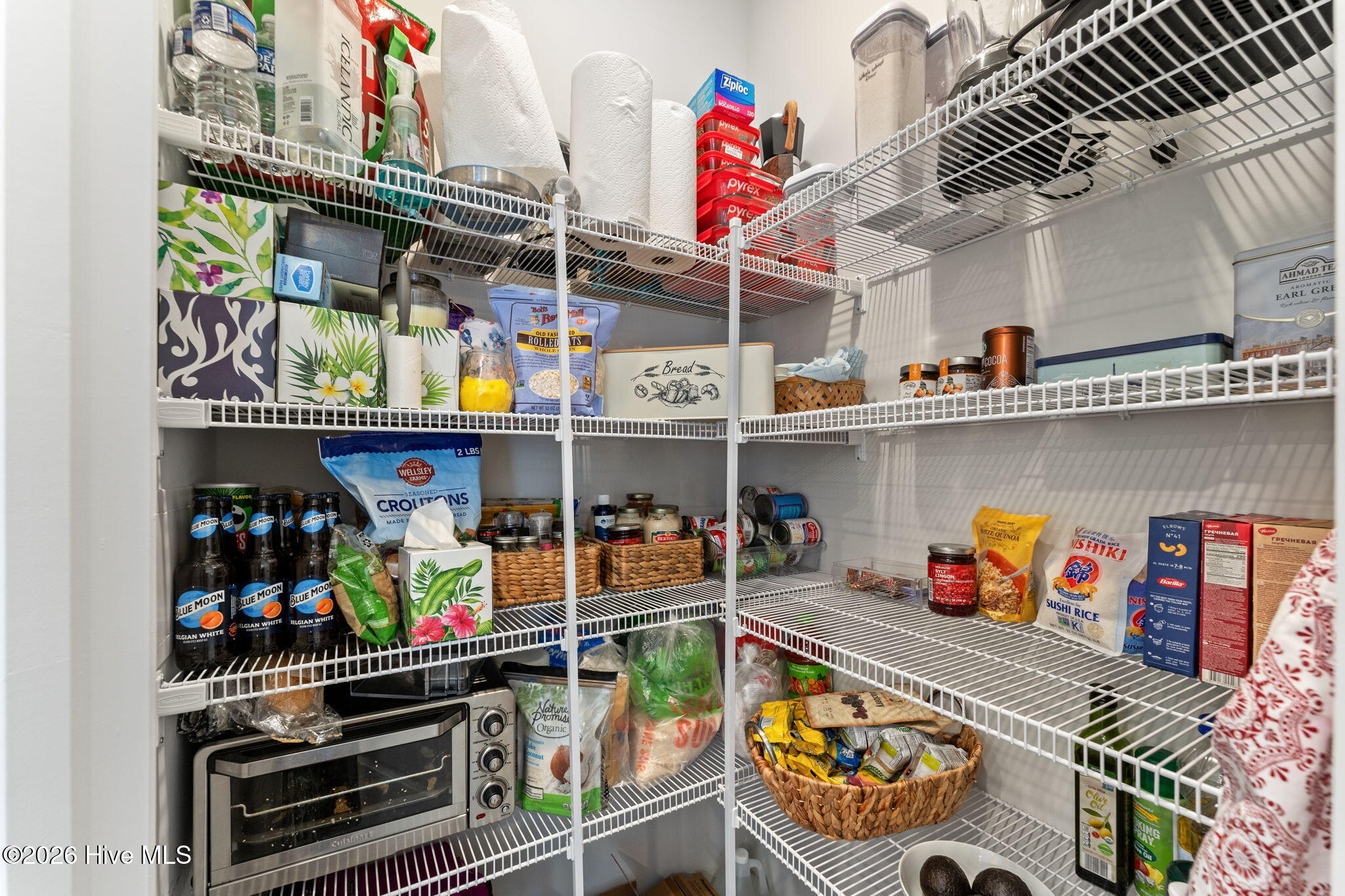 100566153 | Photo 12