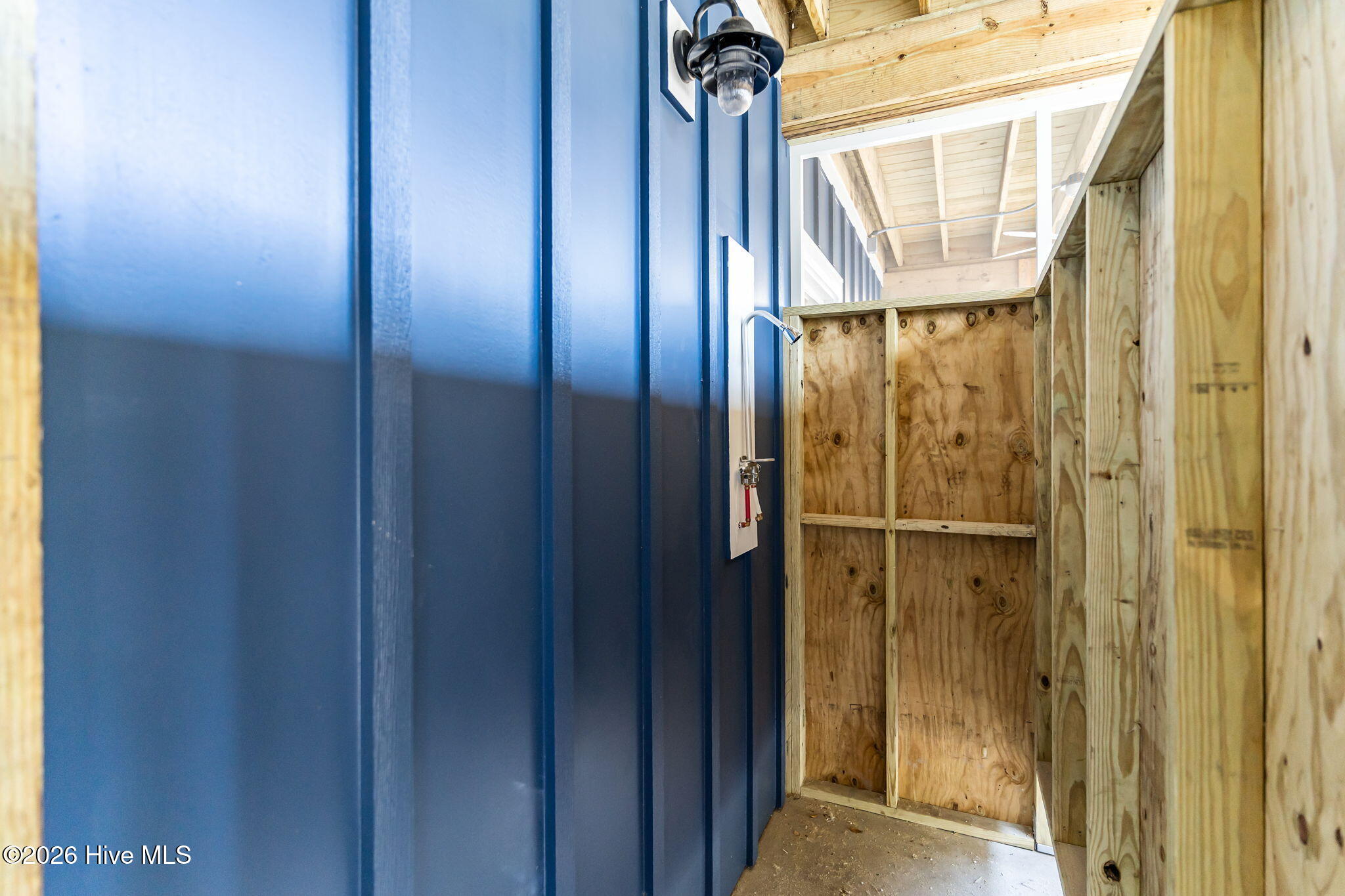 100548785 | Photo 46