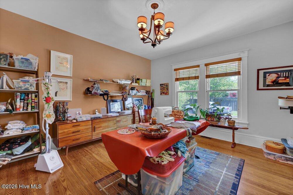 100566675 | Photo 24