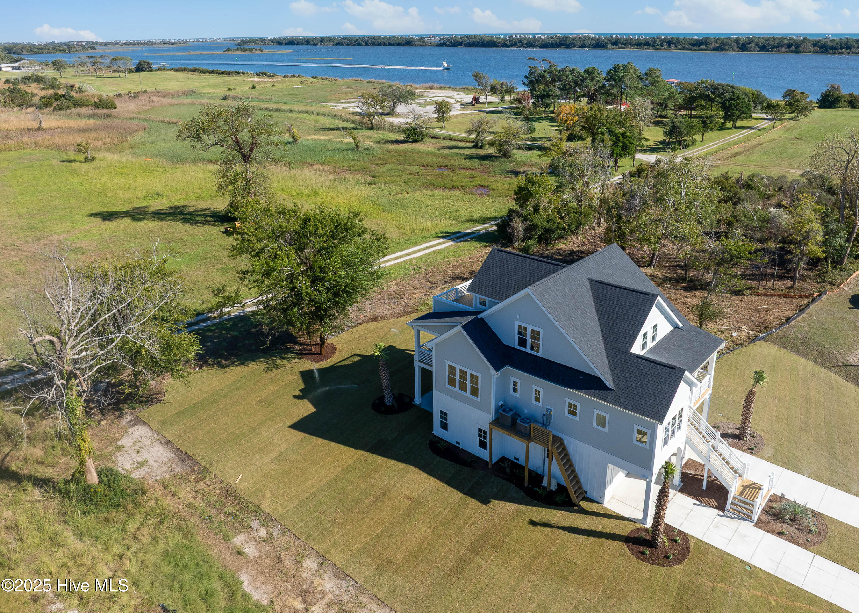 100557096 | Photo 66