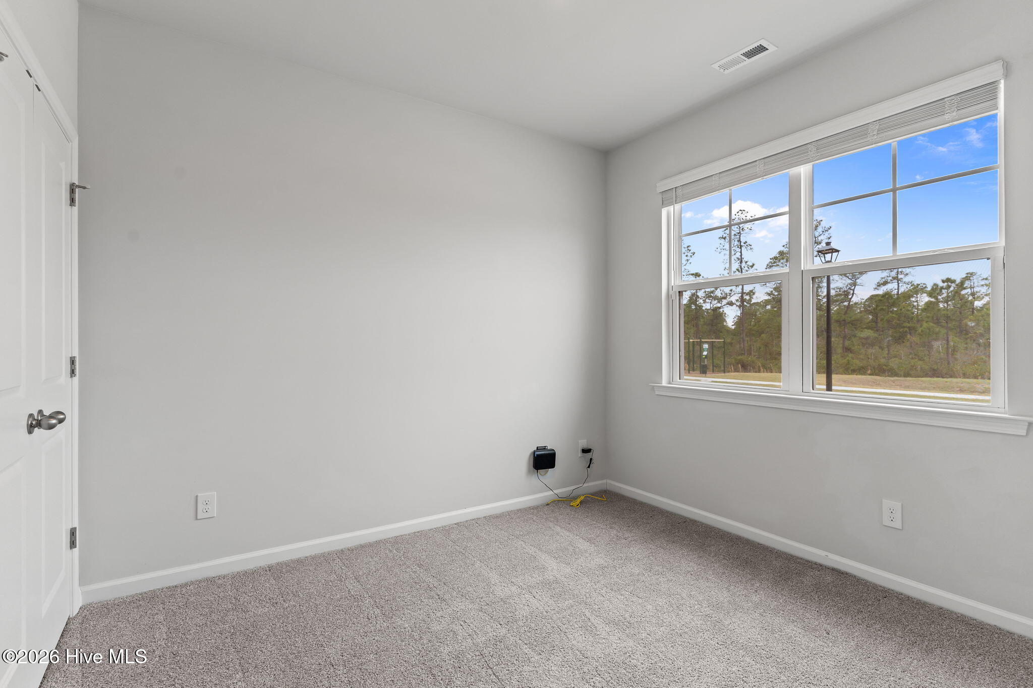 100563227 | Photo 24