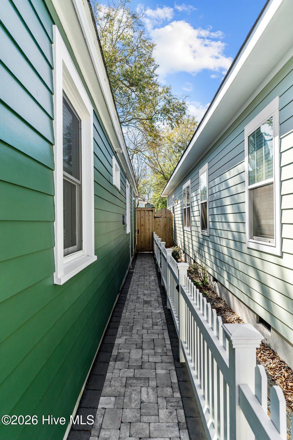 100557813 | Photo 59