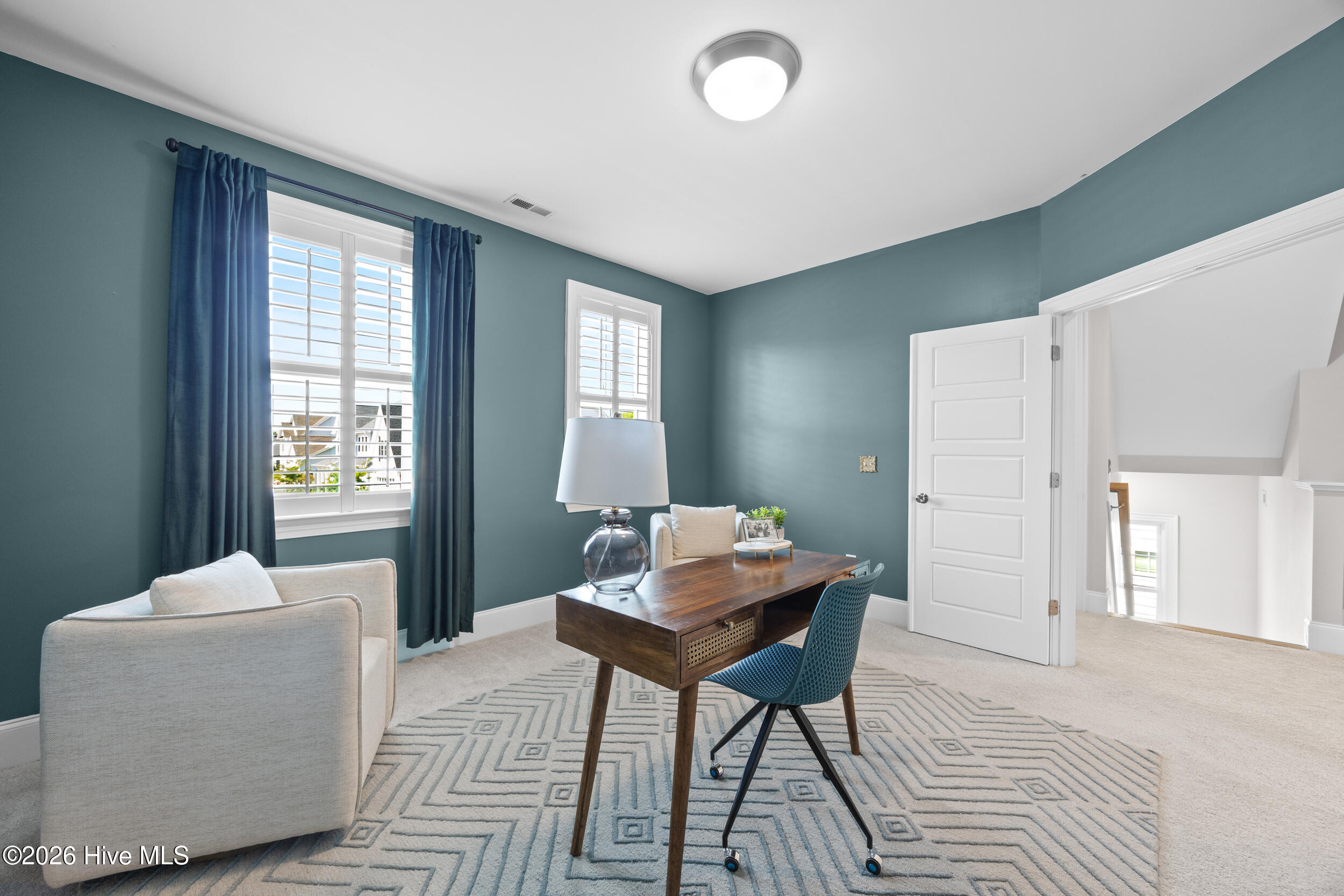 100567603 | Photo 25