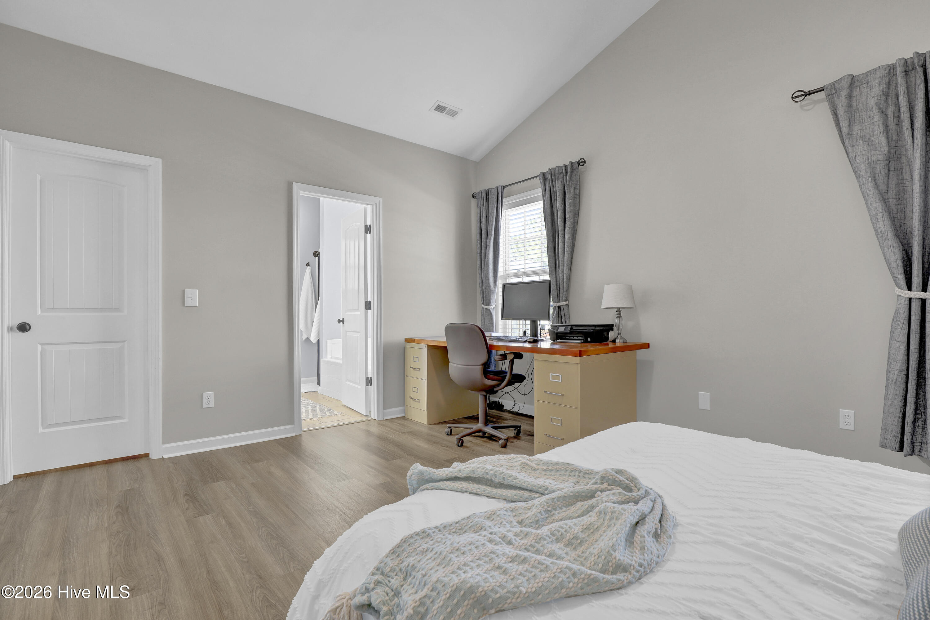 100556544 | Photo 20