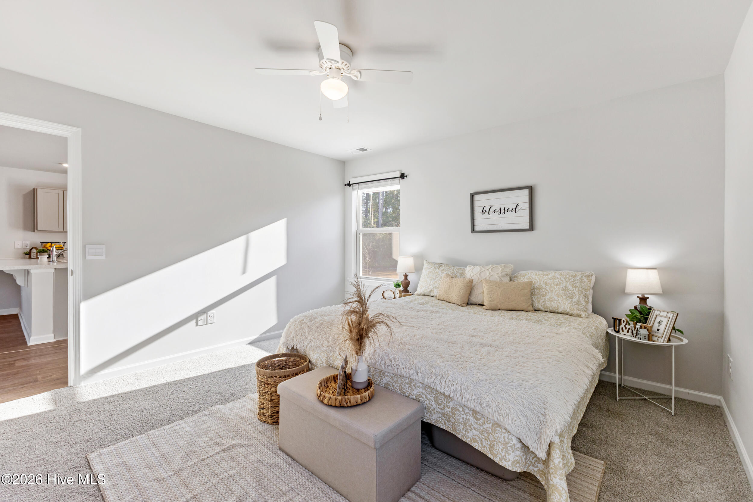 100547878 | Photo 12