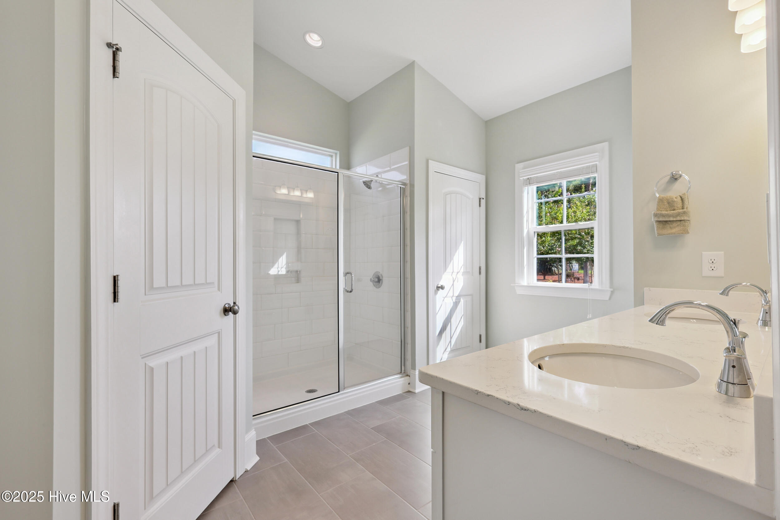 100521599 | Photo 17