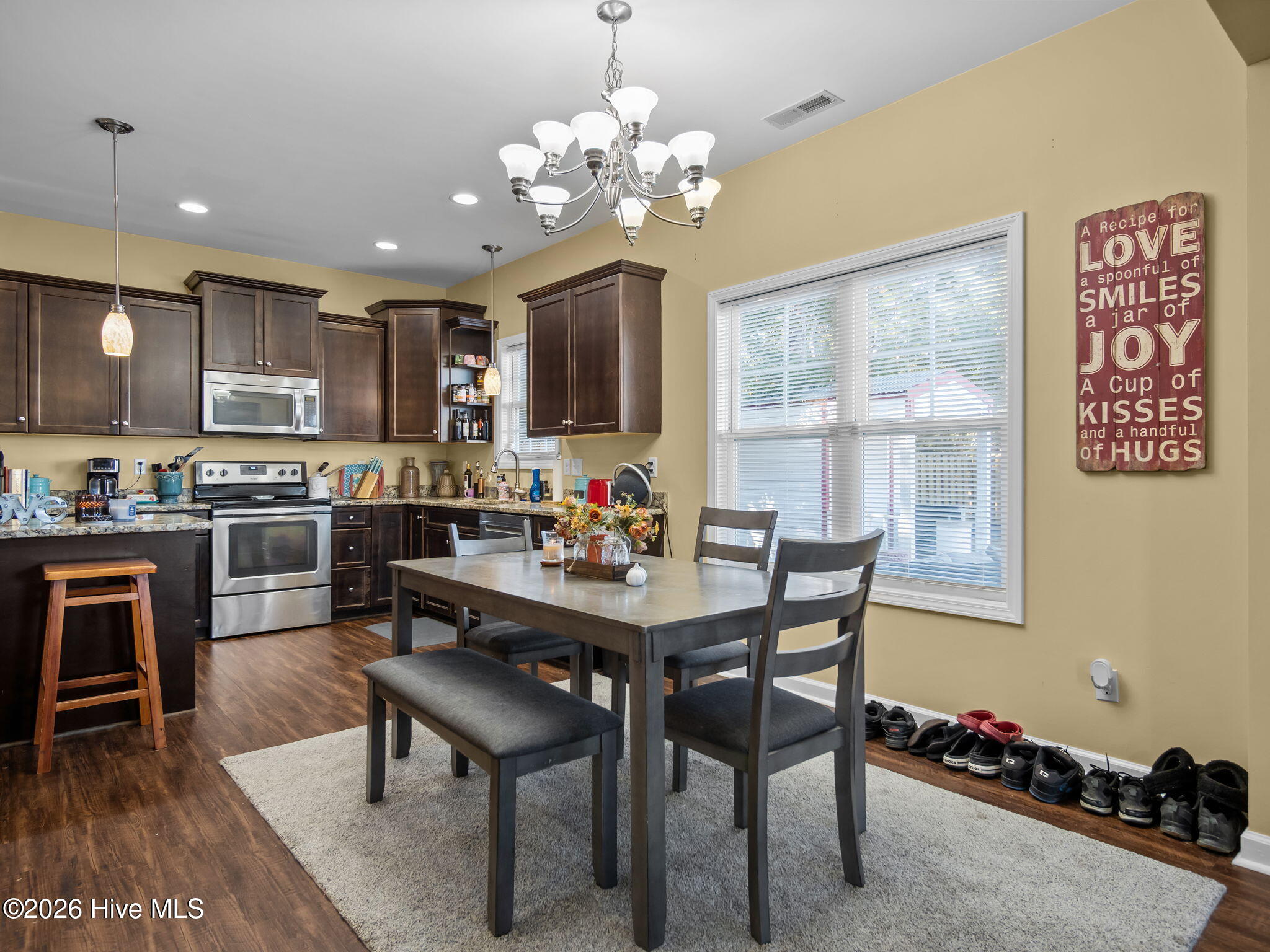 100549949 | Photo 18