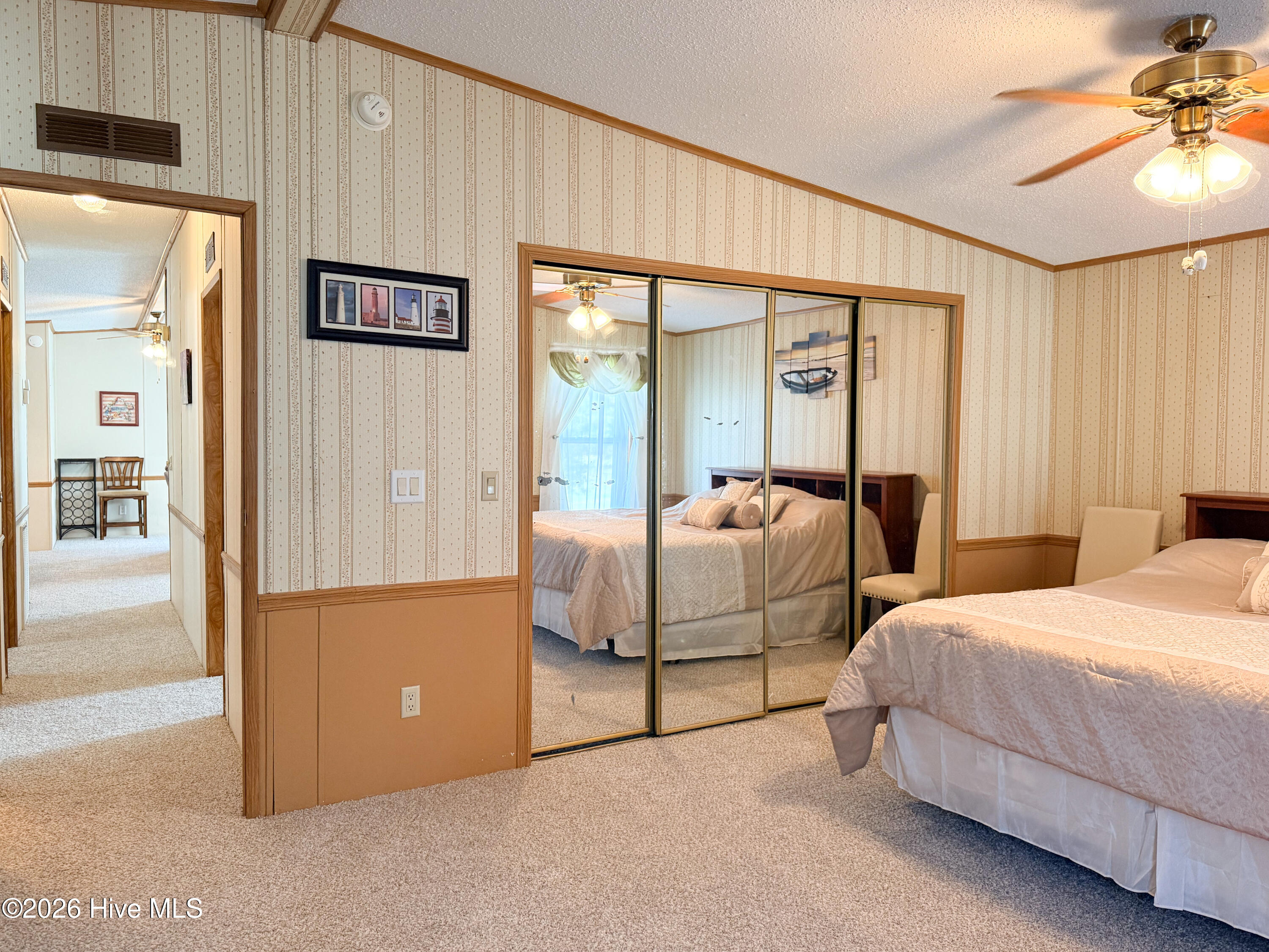 100563984 | Photo 33