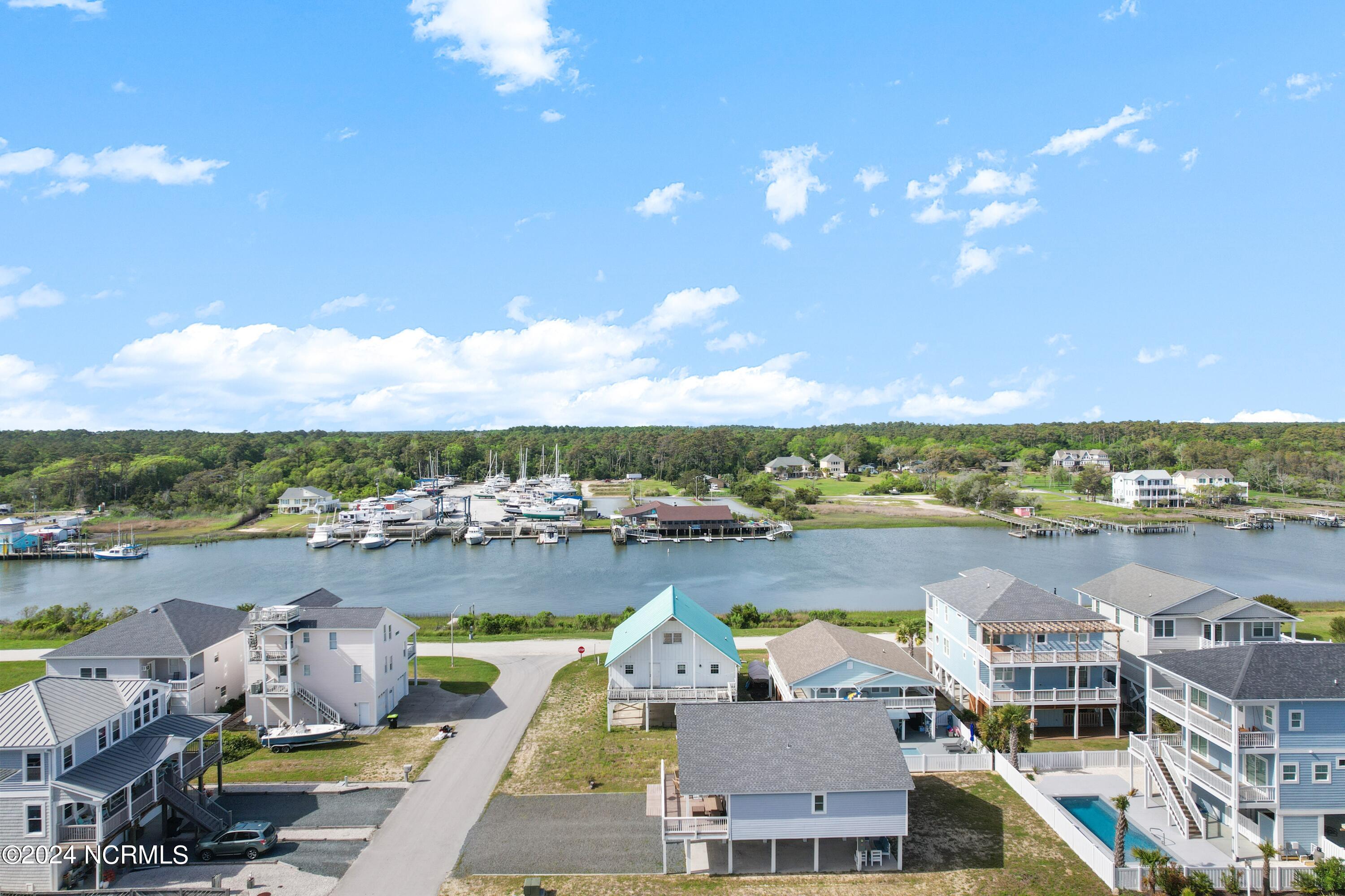 100558410 | Photo 76