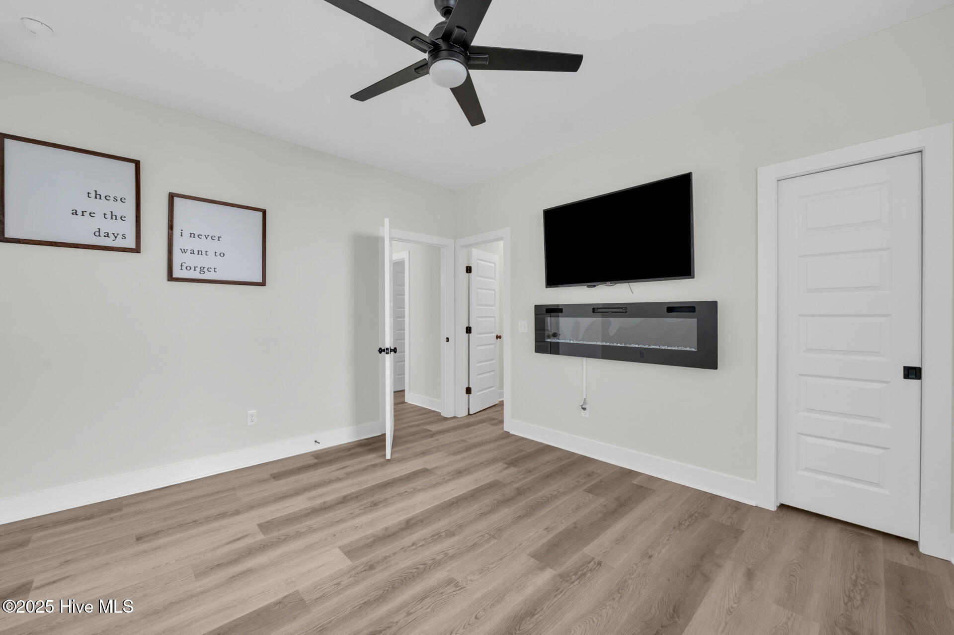 100537443 | Photo 17