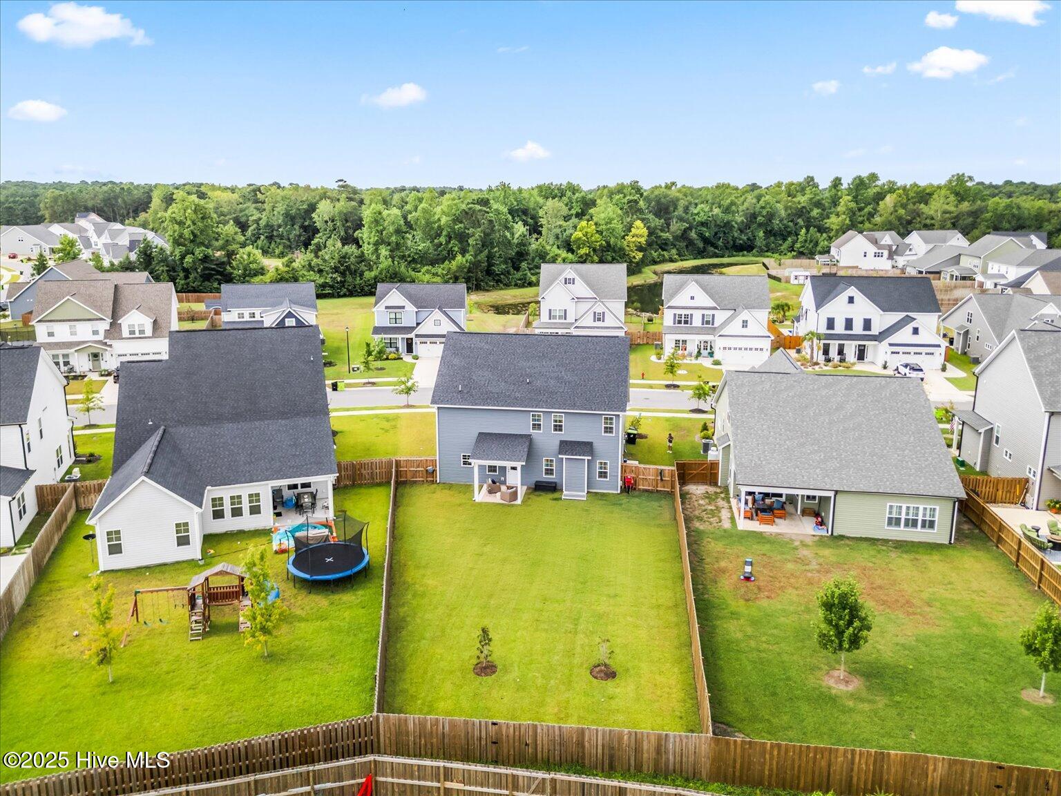 100559714 | Photo 38