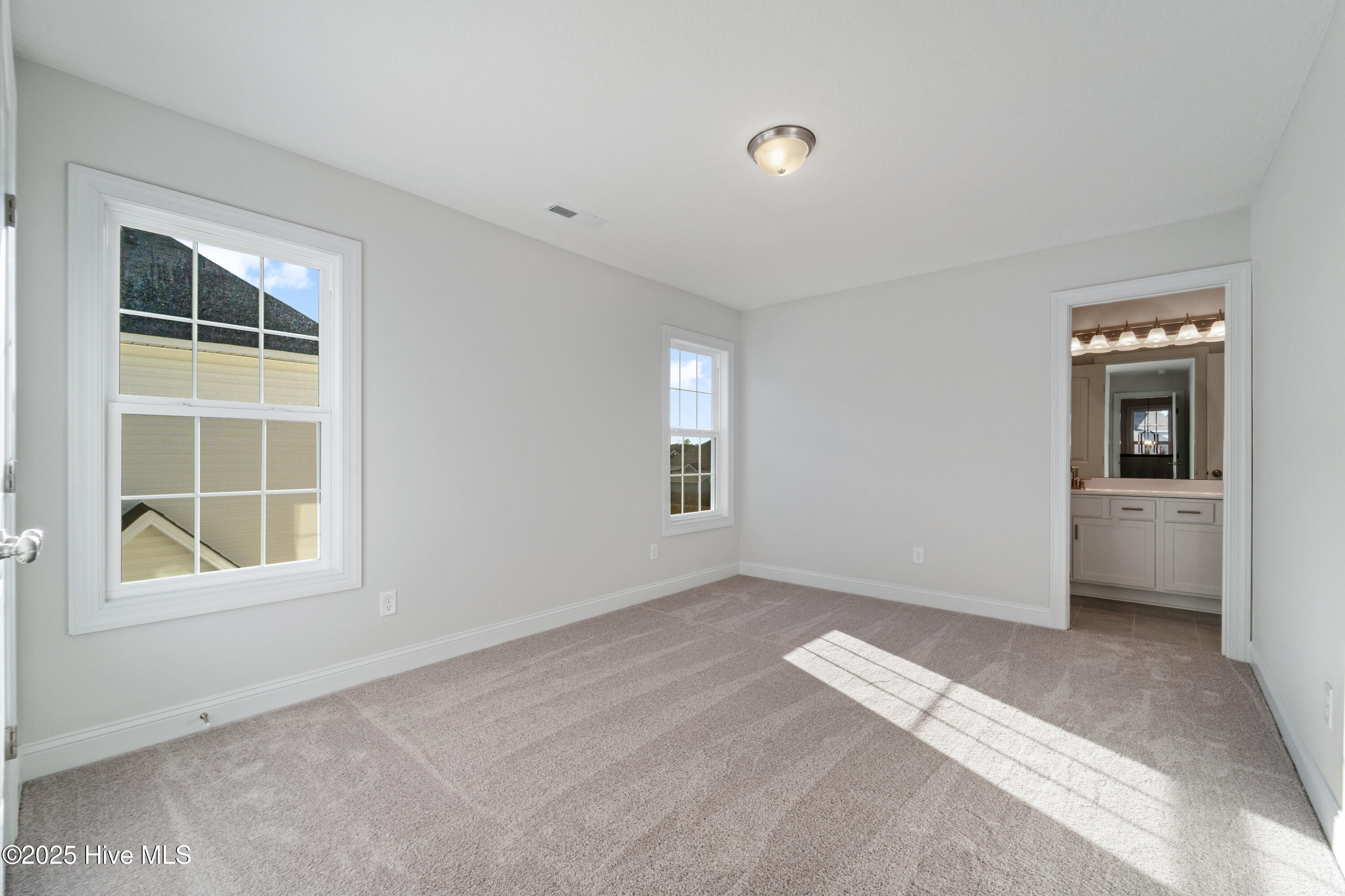 100512578 | Photo 22